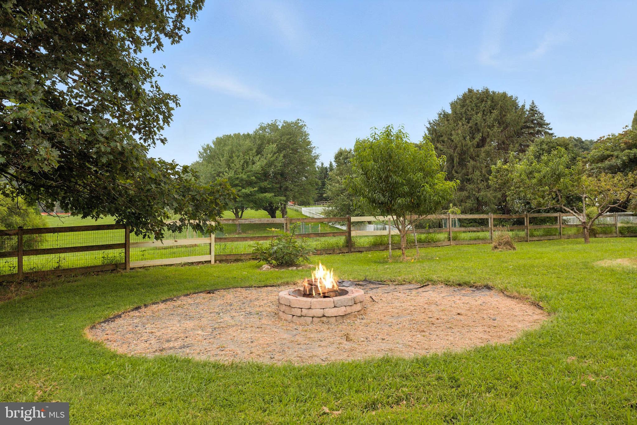 HERITAGE HILL - Residential