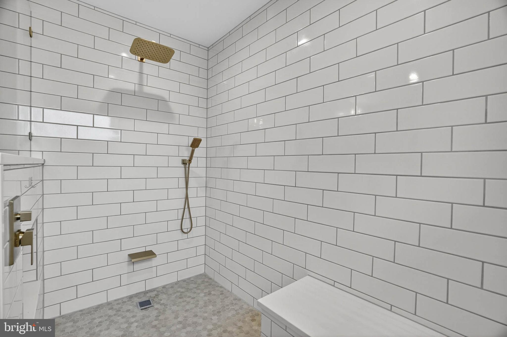 HERITAGE HILL - Residential