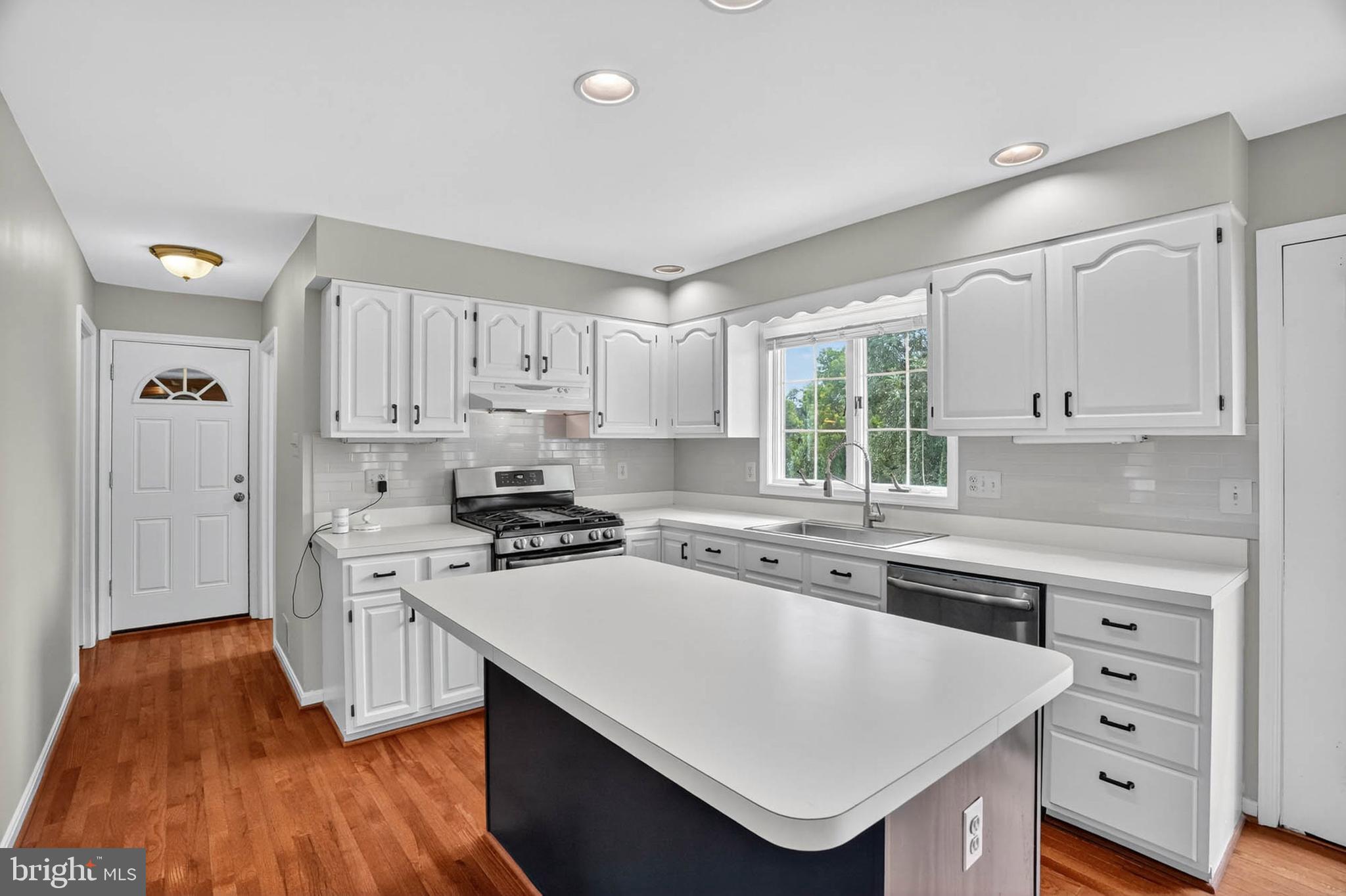 4000 HERITAGE HILL LANE