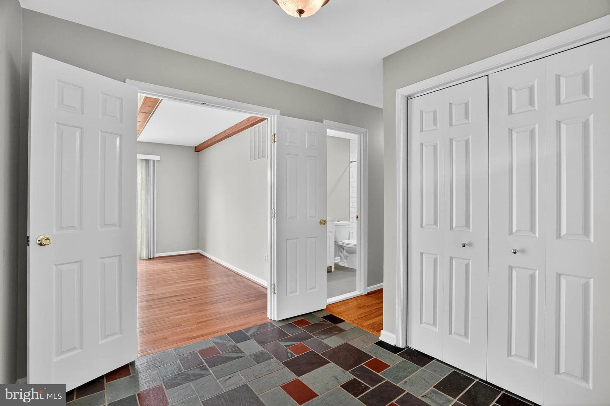 HERITAGE HILL - Residential