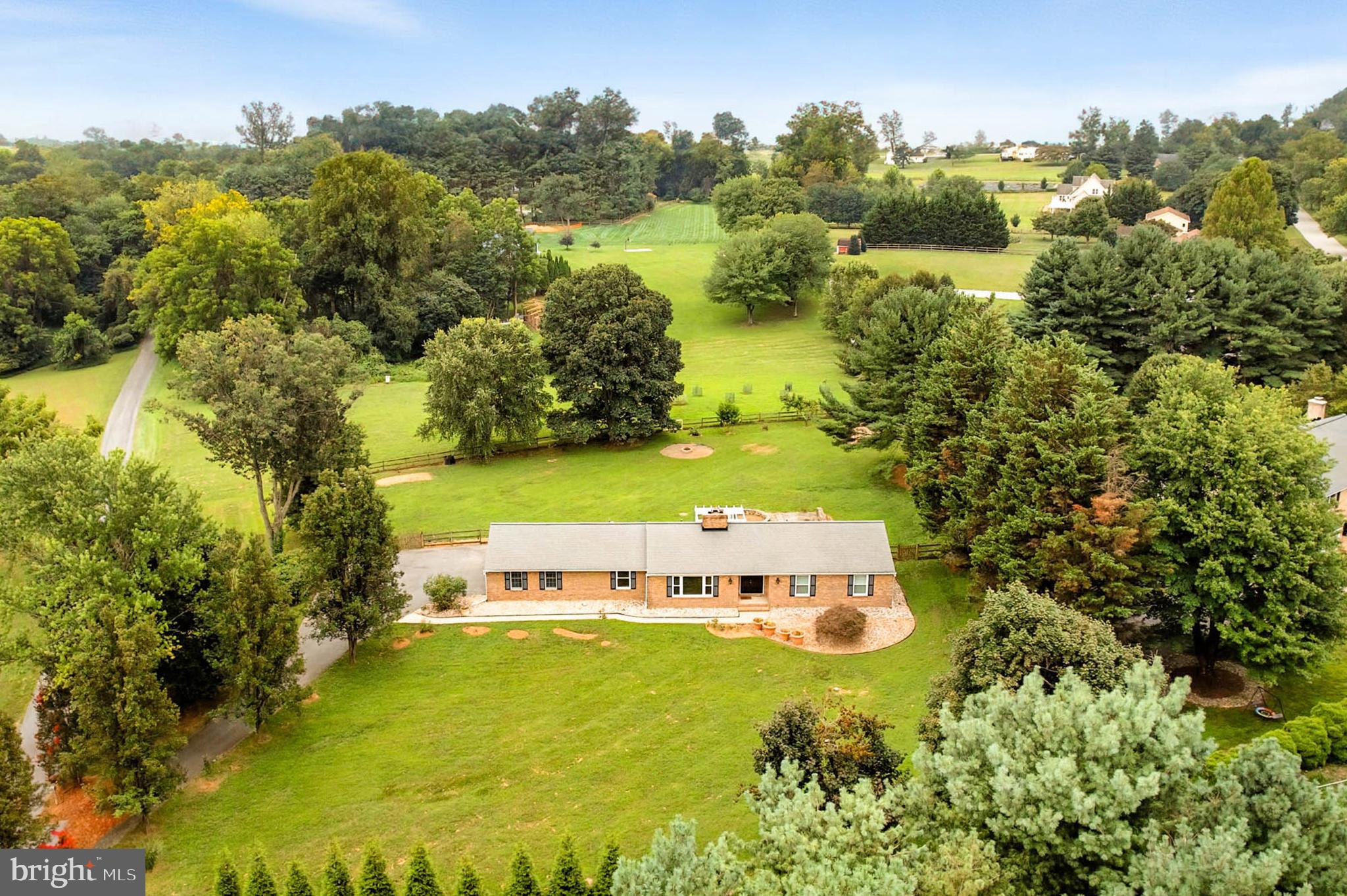 HERITAGE HILL - Residential