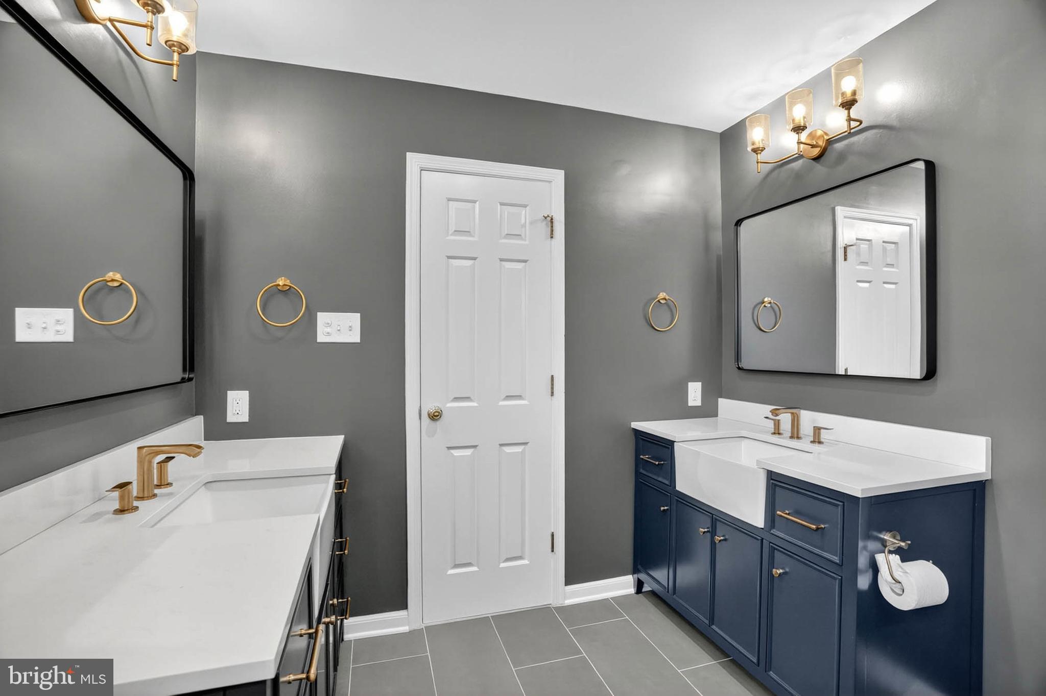 HERITAGE HILL - Residential