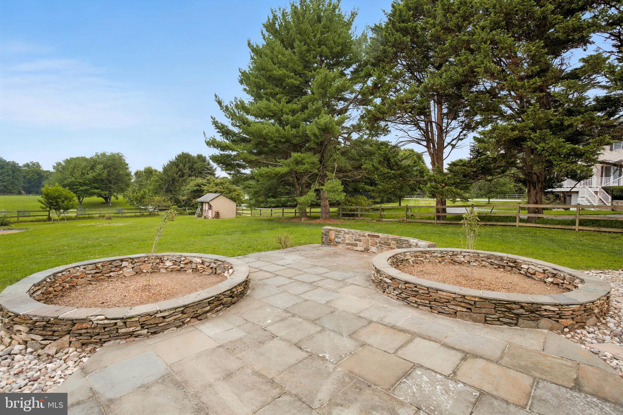 HERITAGE HILL - Residential