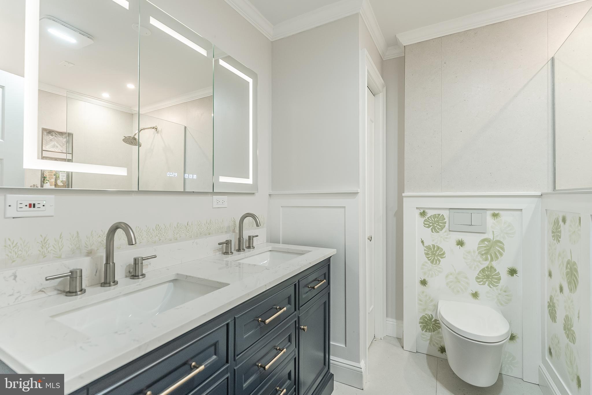 QUEEN VILLAGE - Residential