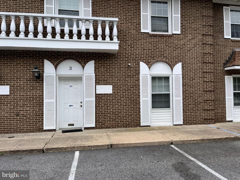 Photo of 9450 Marlboro Pike #3, UPPER MARLBORO, MD 20772 (MLS # MDPG2178942)