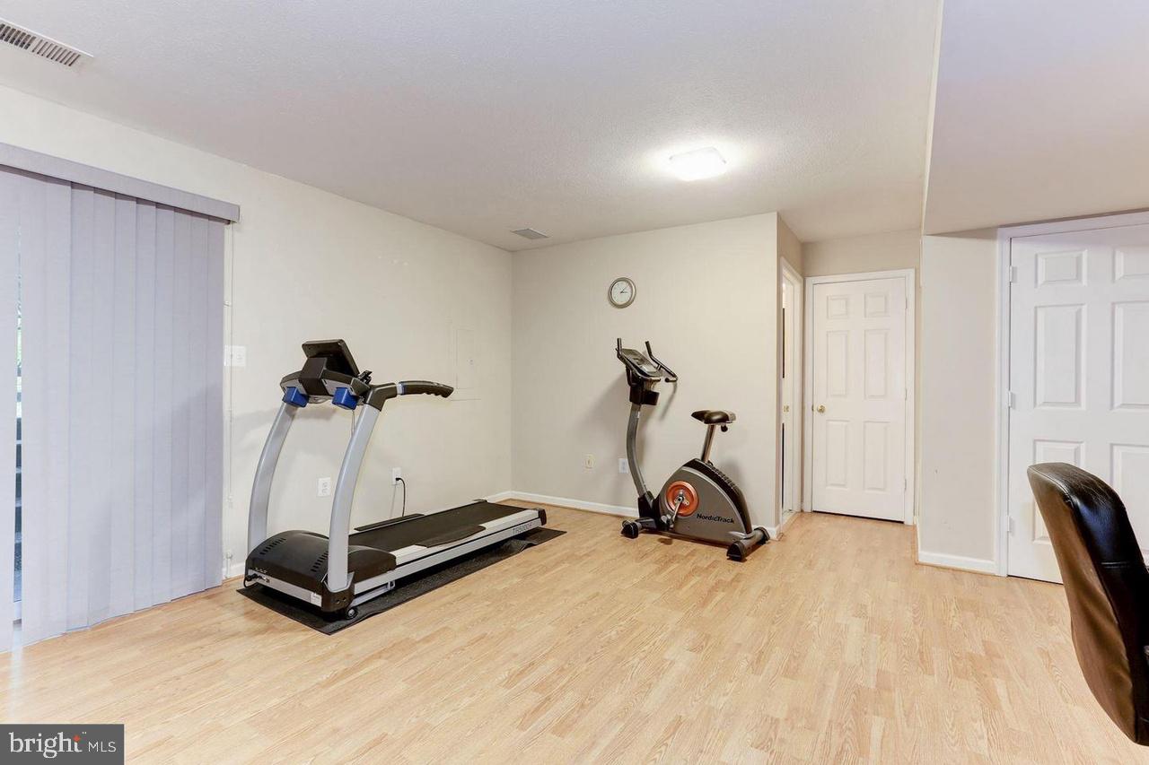 VIENNA STATION - Residential Lease