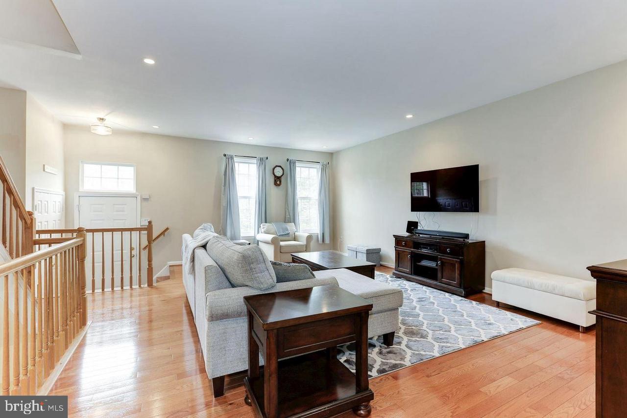 VIENNA STATION - Residential Lease