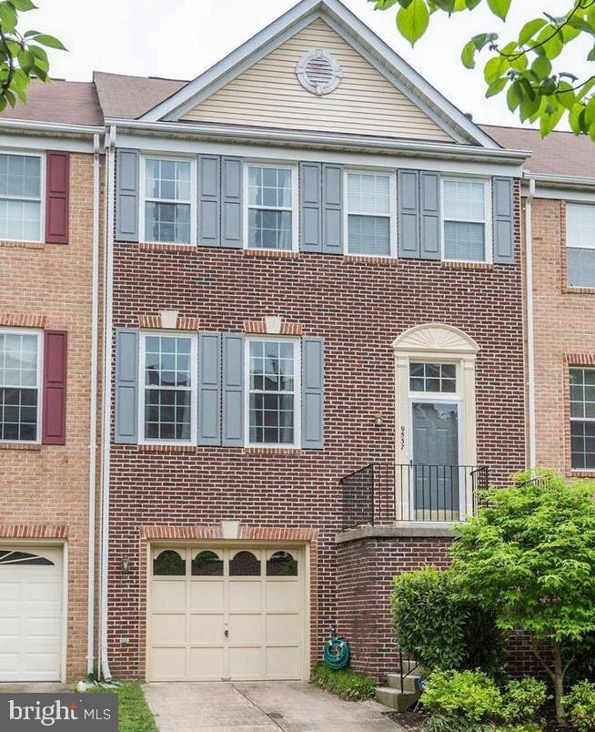 VIENNA STATION - Residential Lease