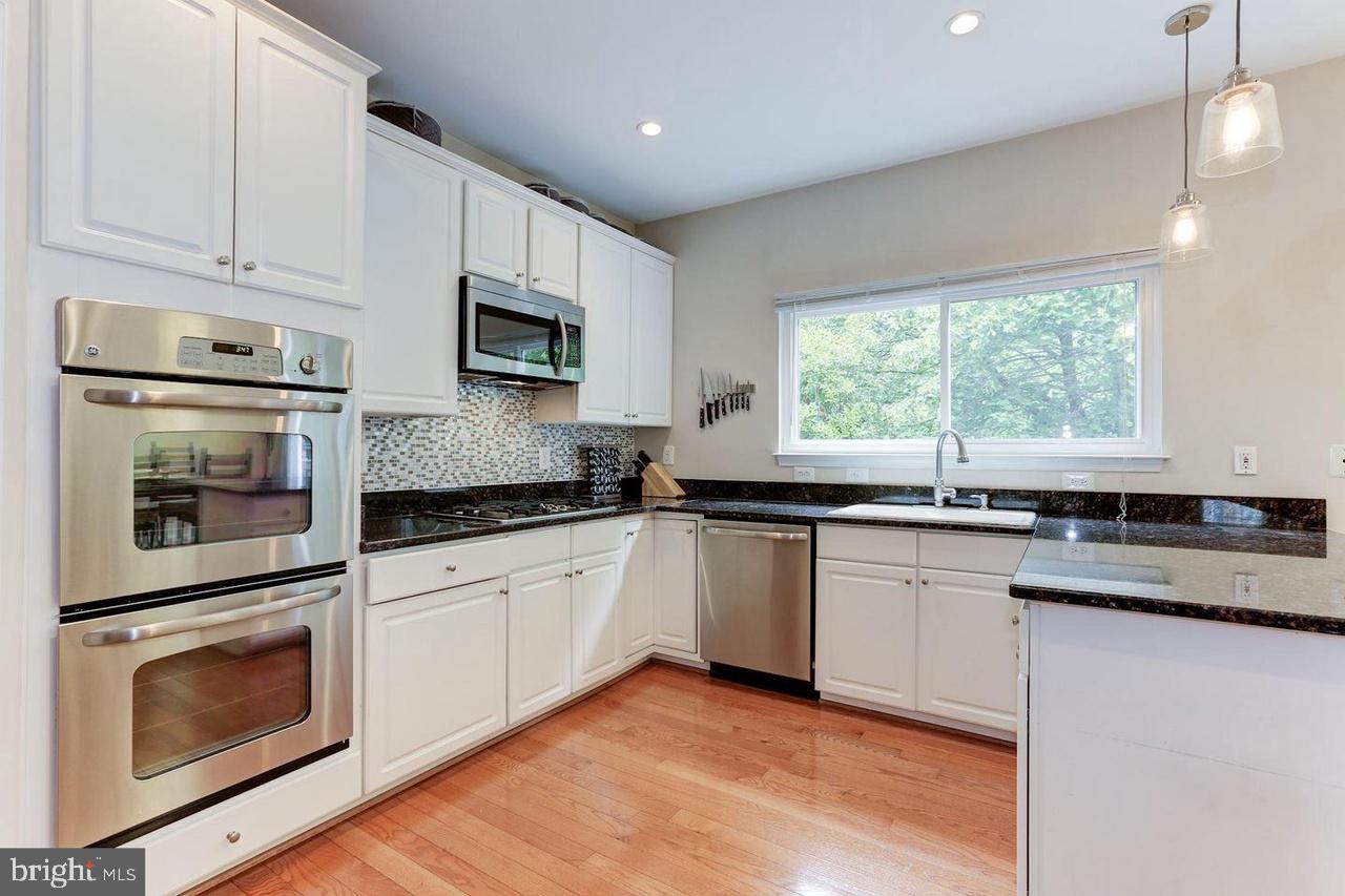 VIENNA STATION - Residential Lease