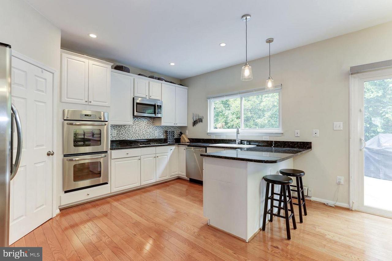 VIENNA STATION - Residential Lease