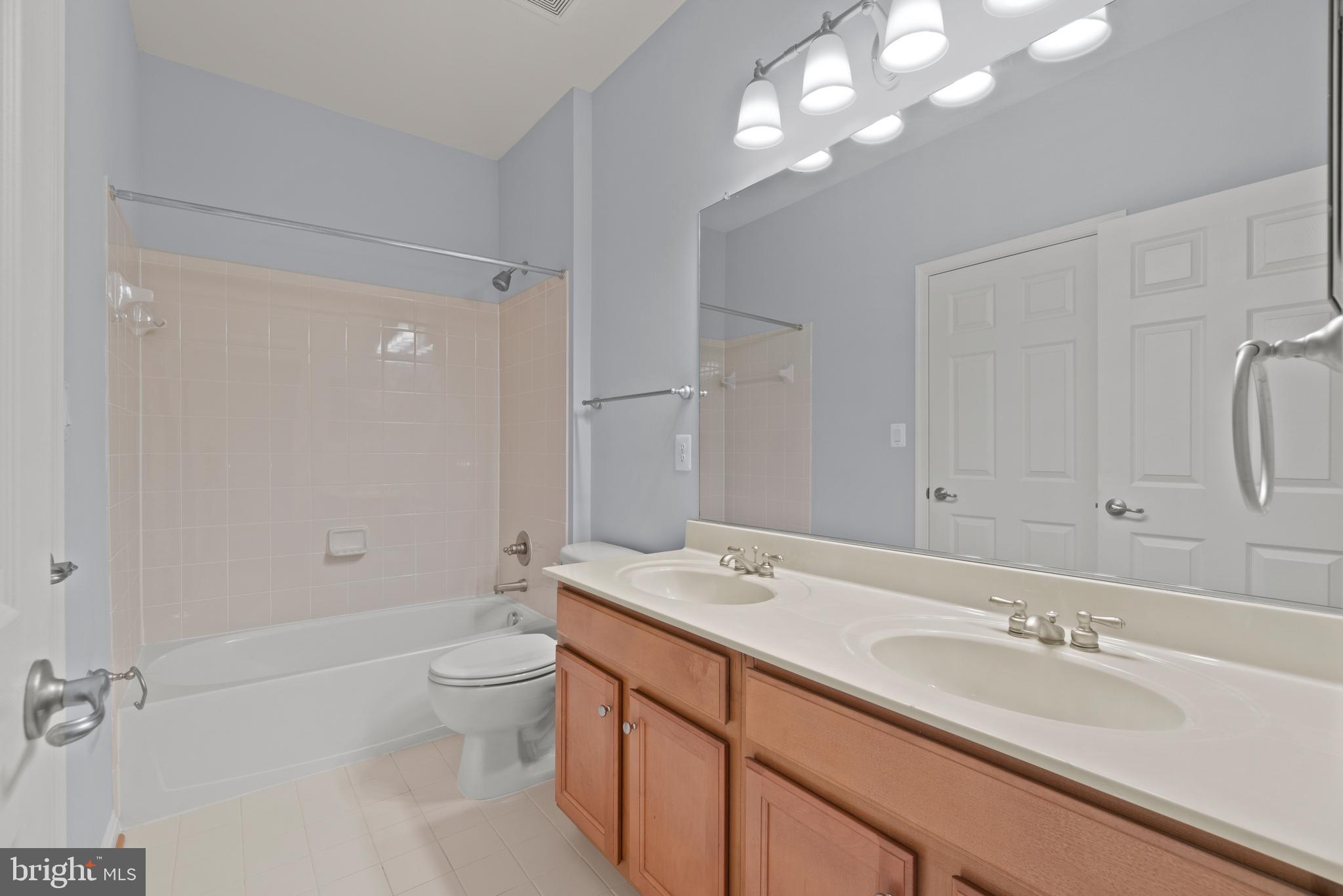 VILLAGE AT LORTON VALLEY - Residential Lease