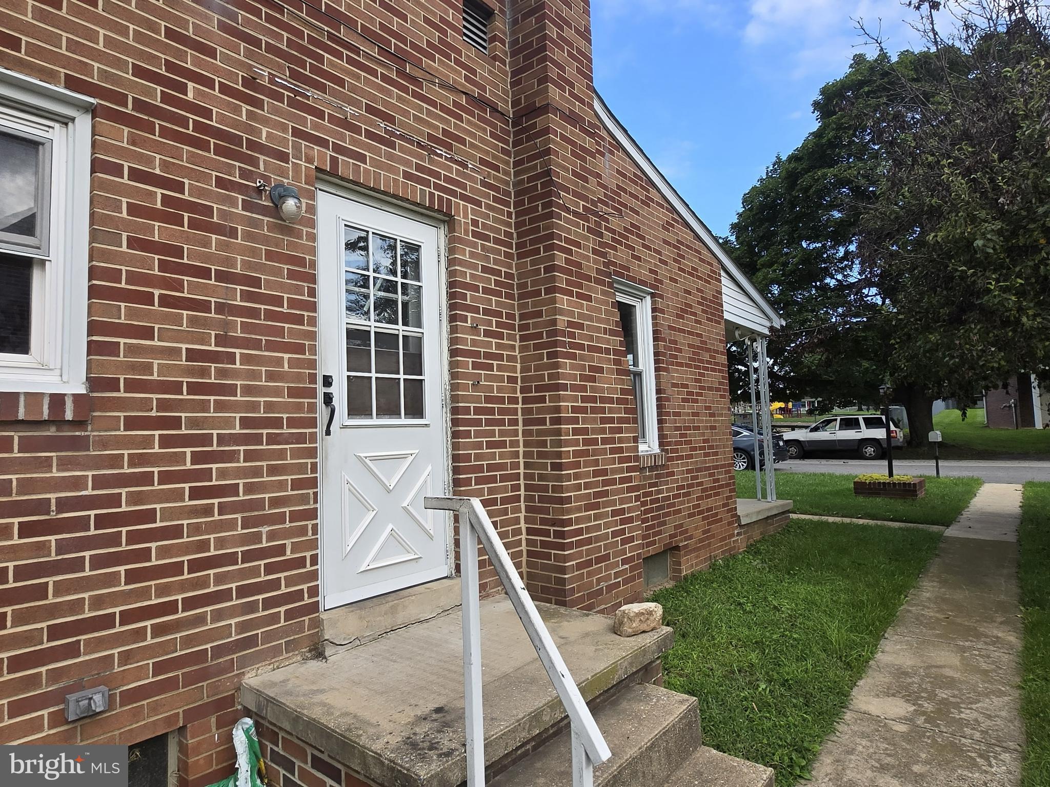 159 WOODLAND AVENUE