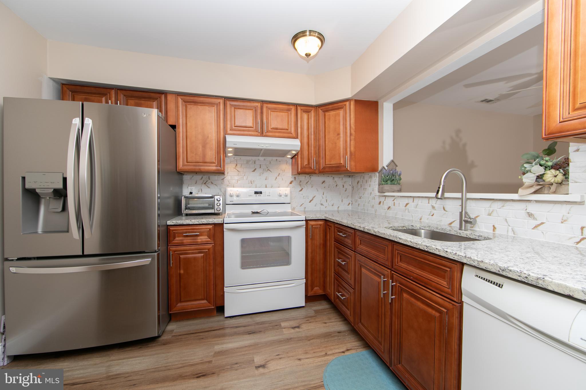 CRESTWOOD CONDO - Residential