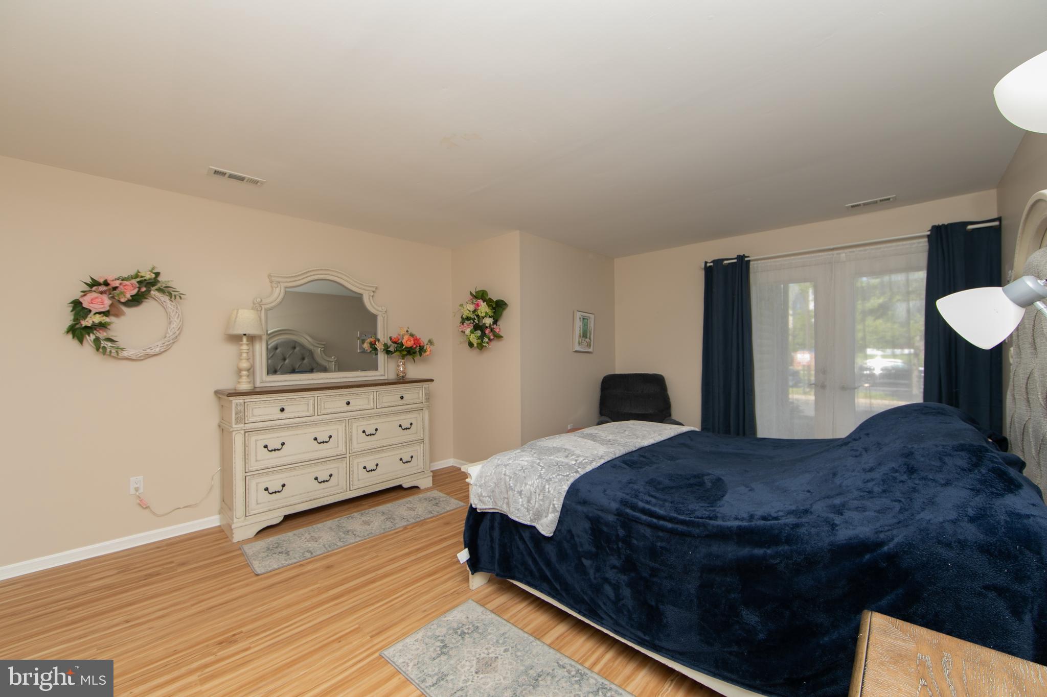 CRESTWOOD CONDO - Residential