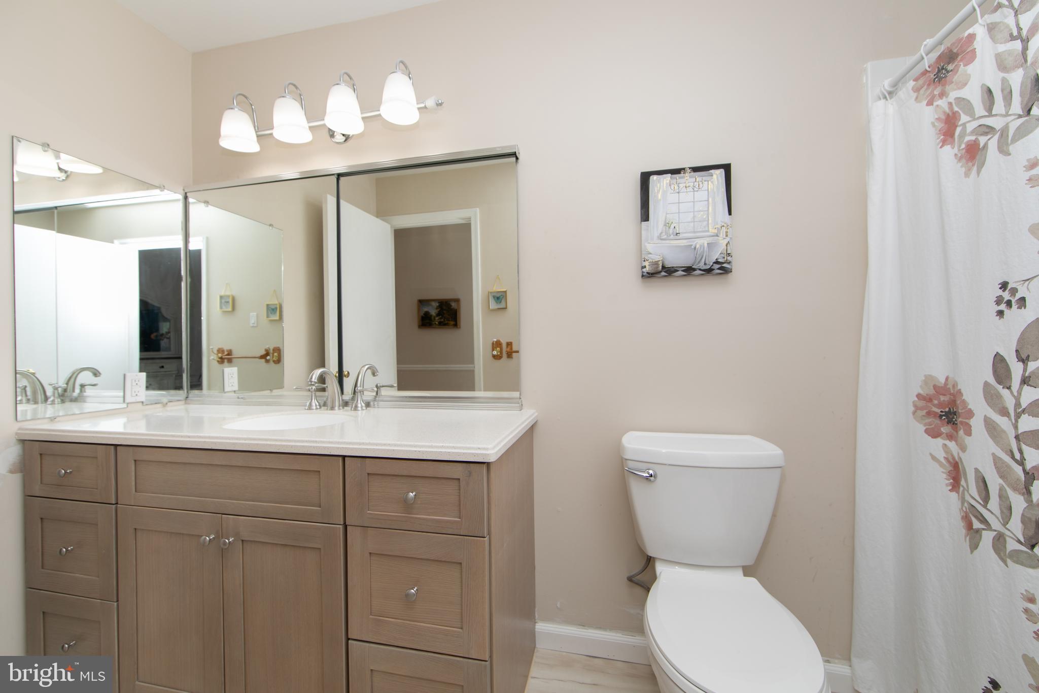CRESTWOOD CONDO - Residential