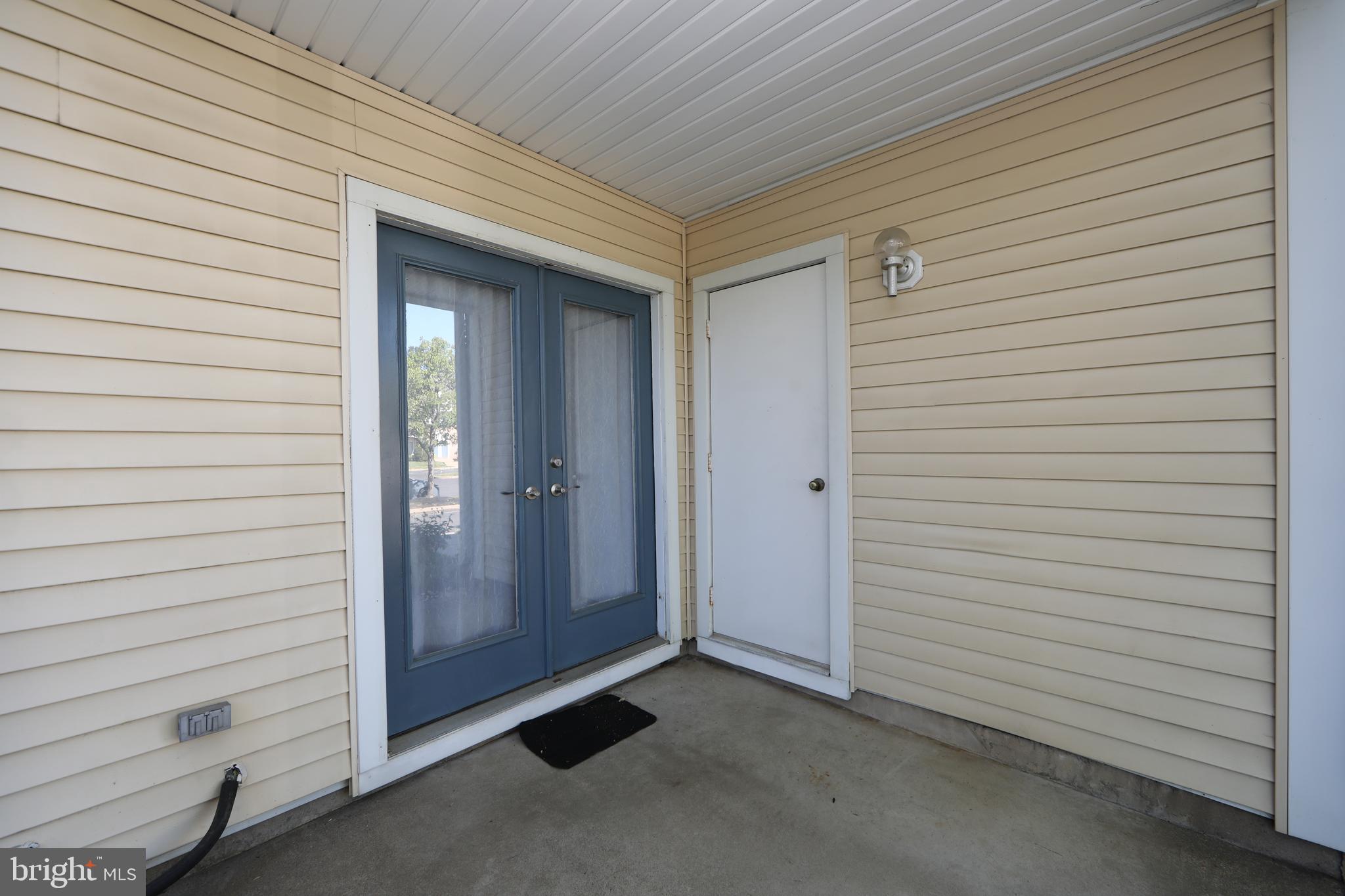 CRESTWOOD CONDO - Residential