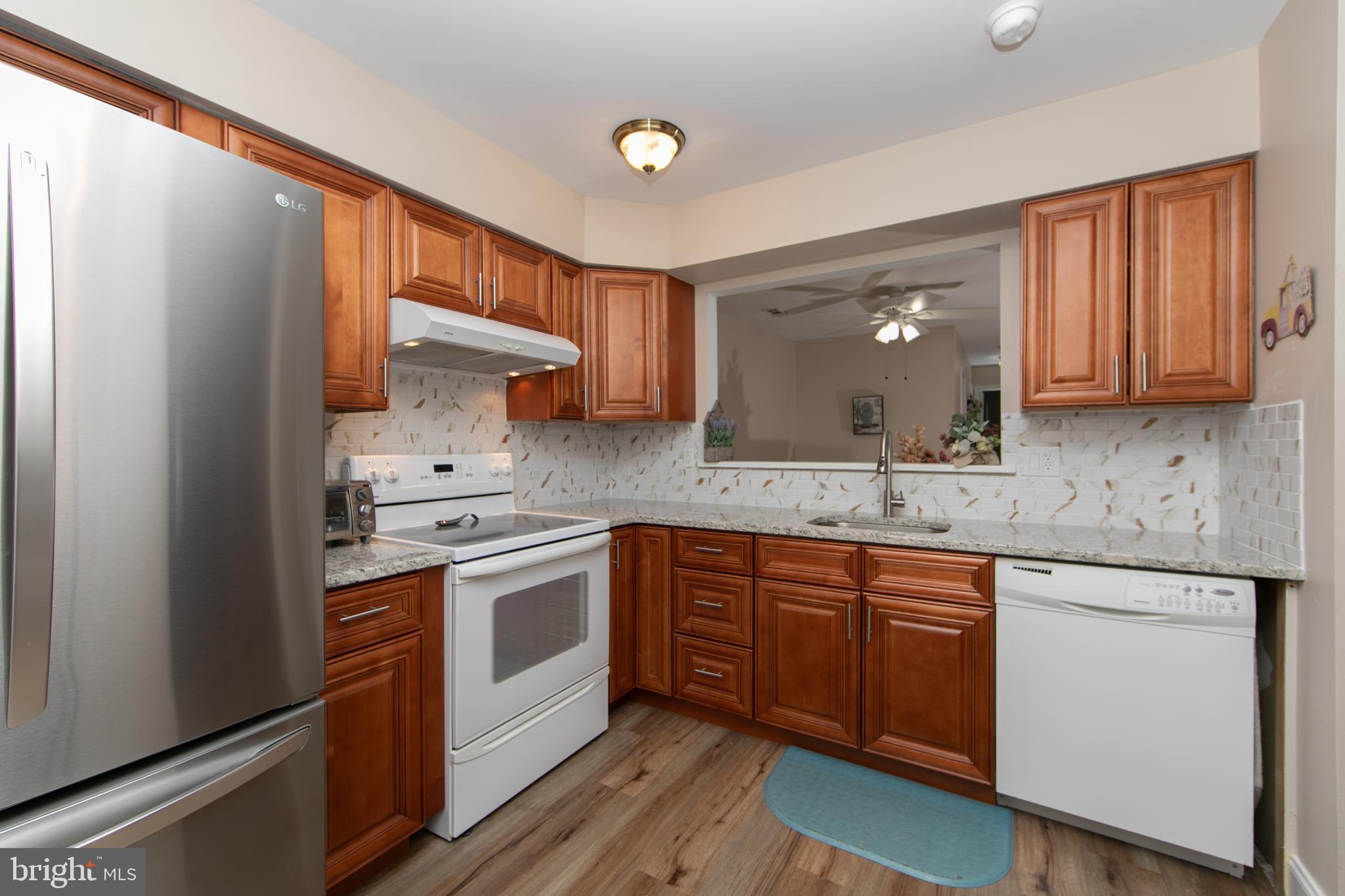 CRESTWOOD CONDO - Residential