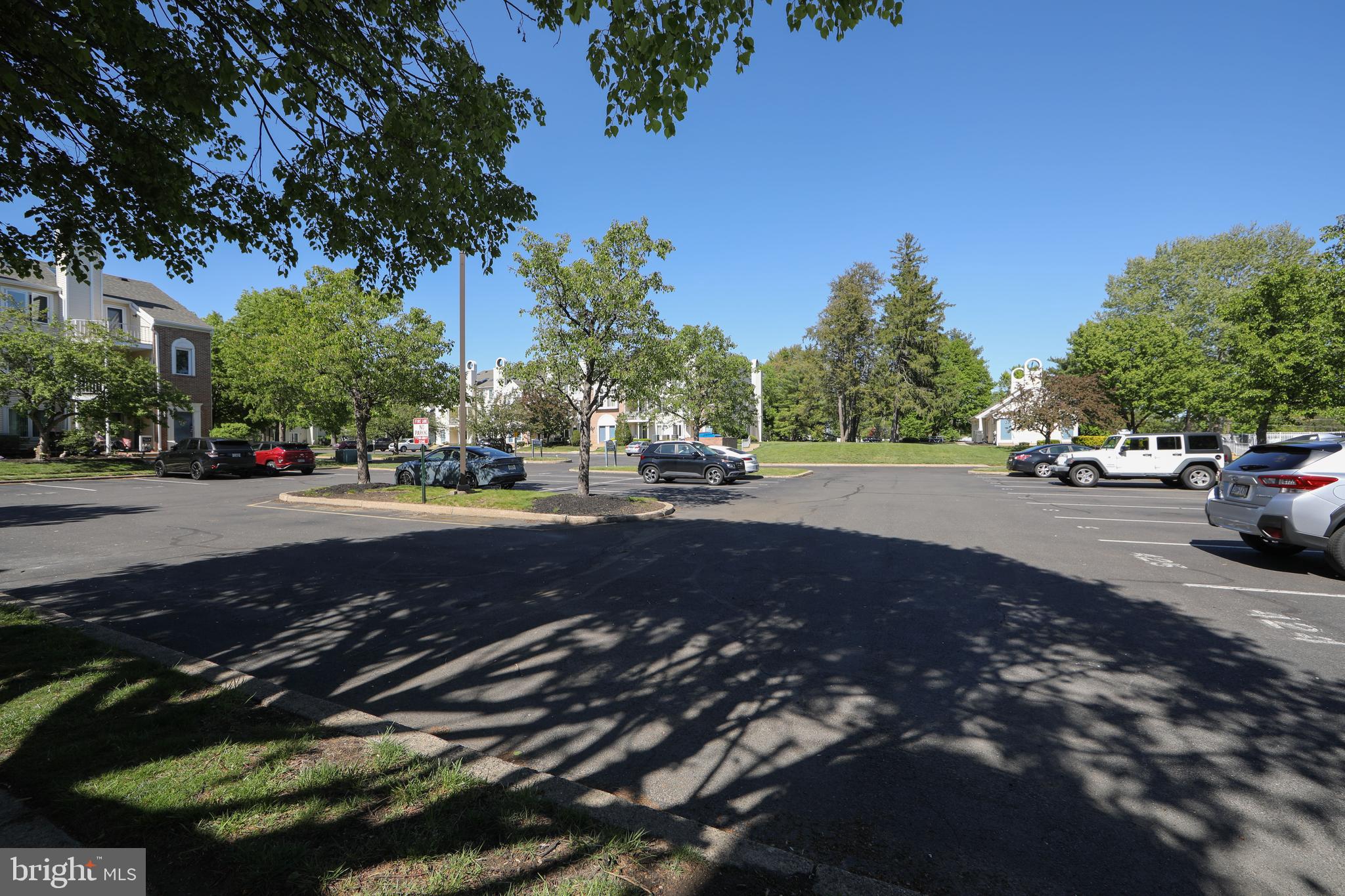 CRESTWOOD CONDO - Residential