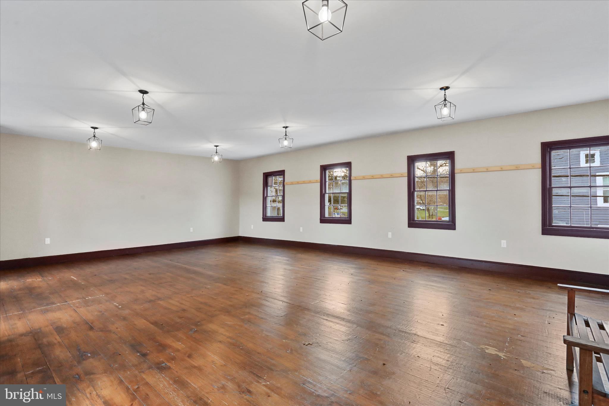 WOLFSVILLE - Residential