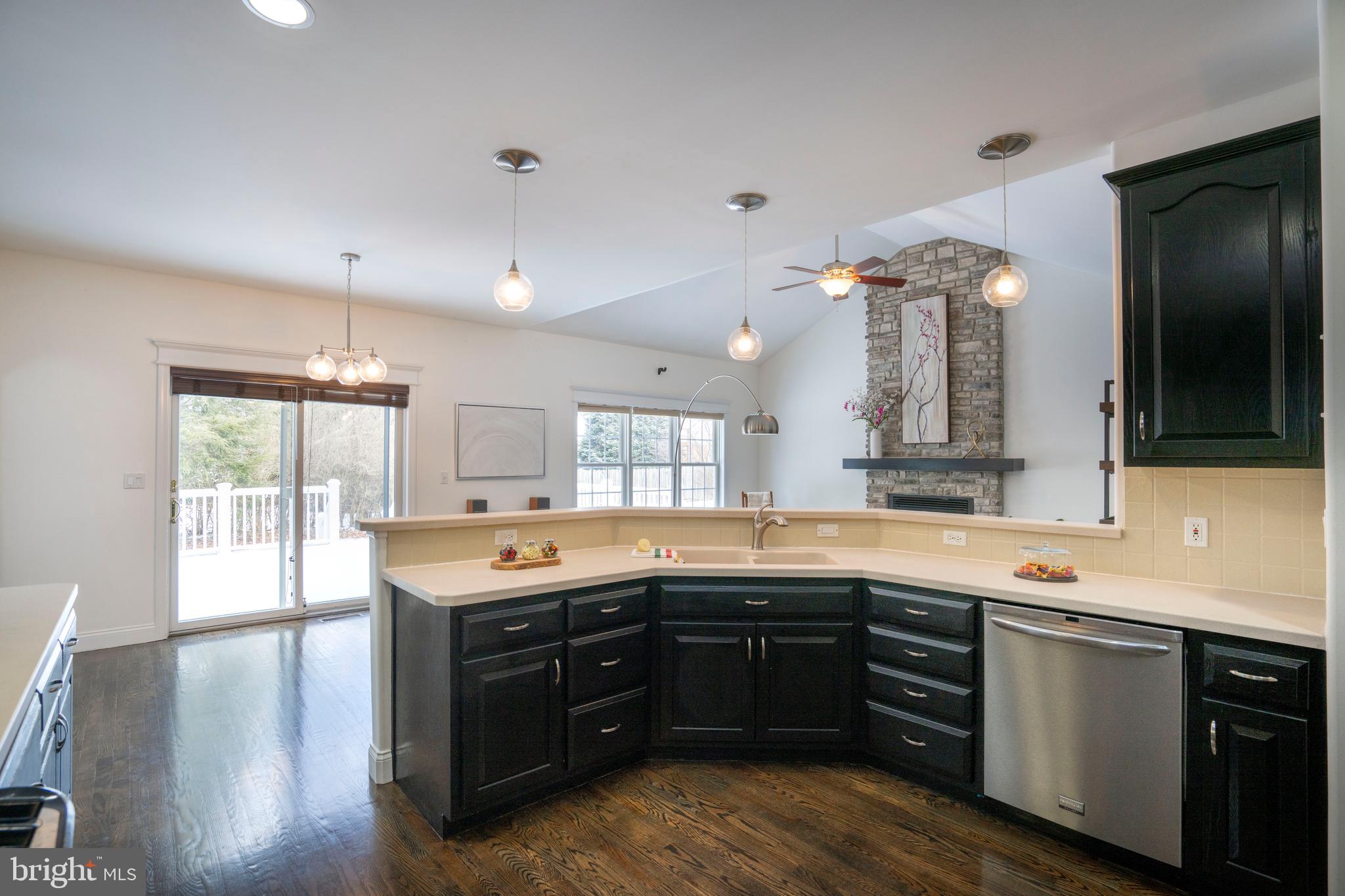 OAK POINTE - Residential