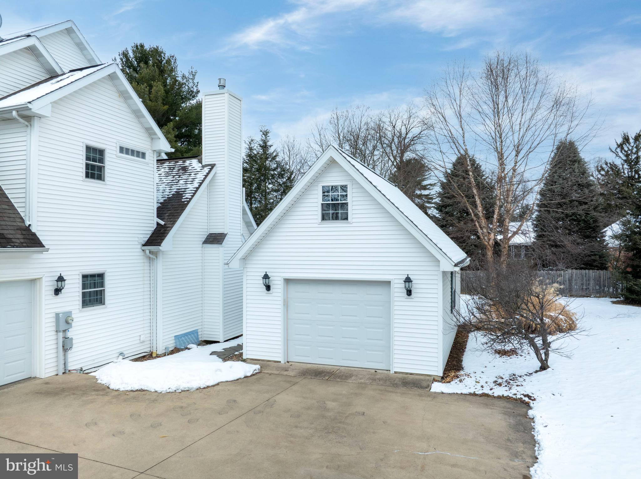 OAK POINTE - Residential