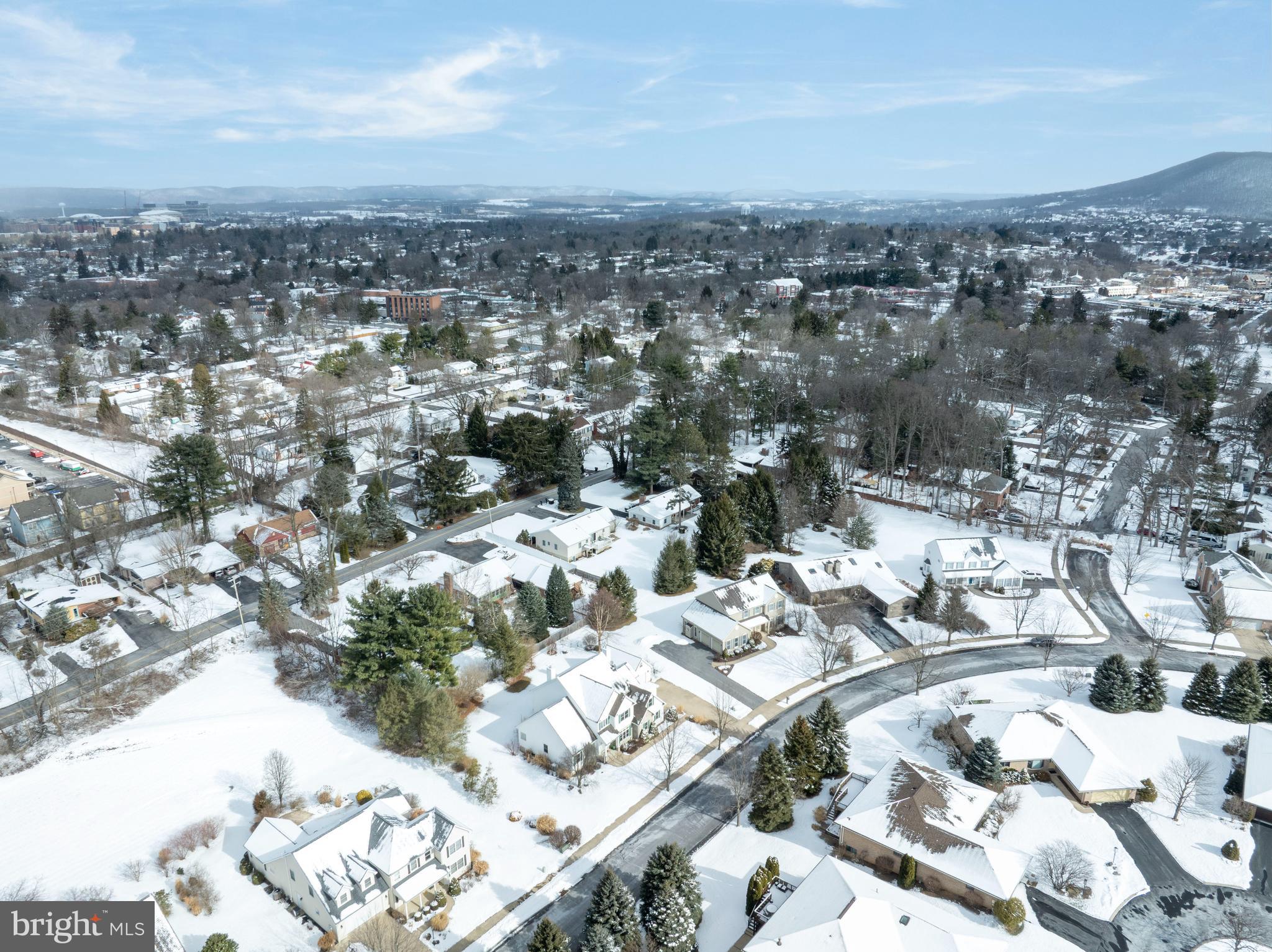 OAK POINTE - Residential