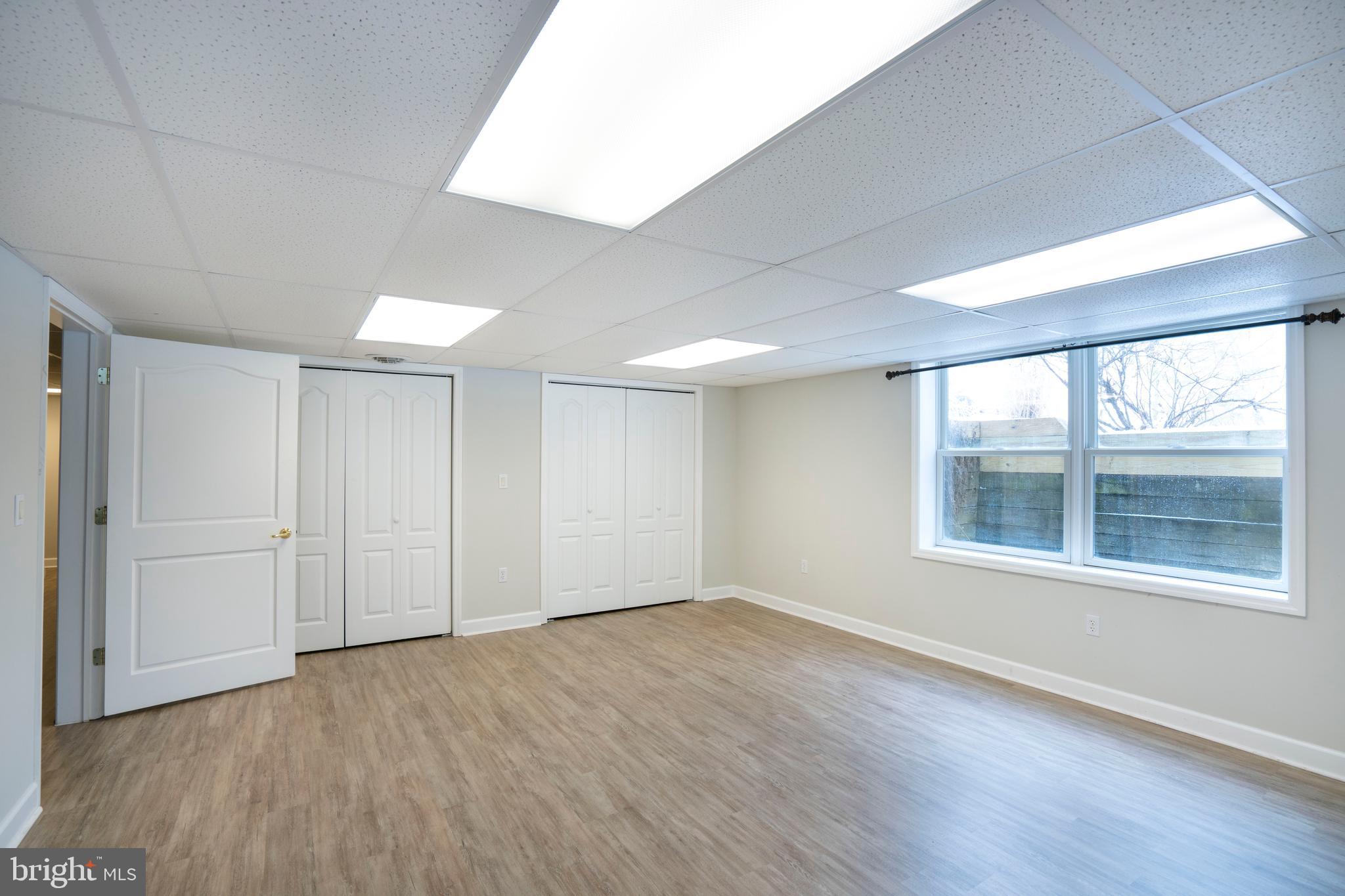 OAK POINTE - Residential