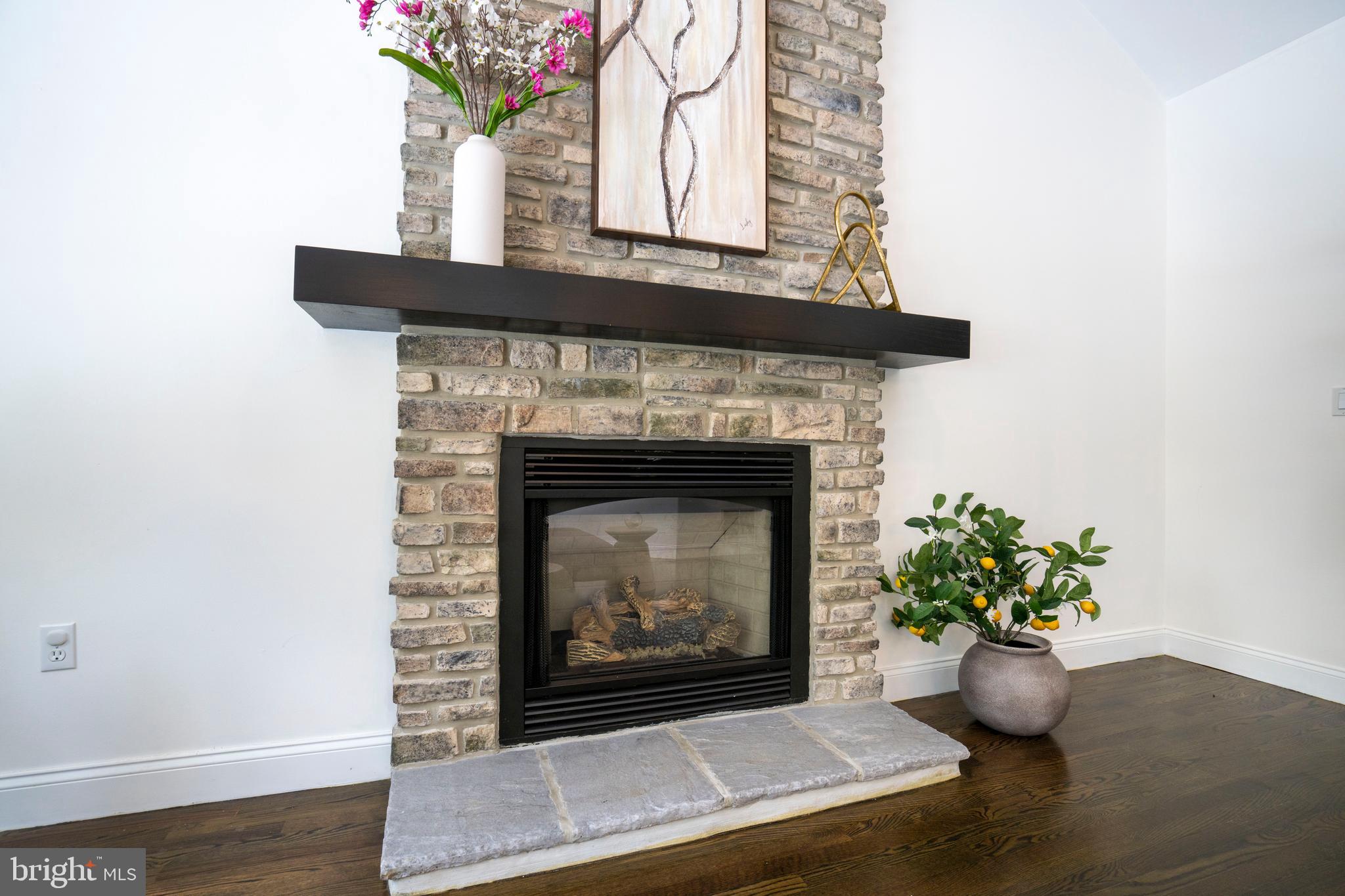 OAK POINTE - Residential