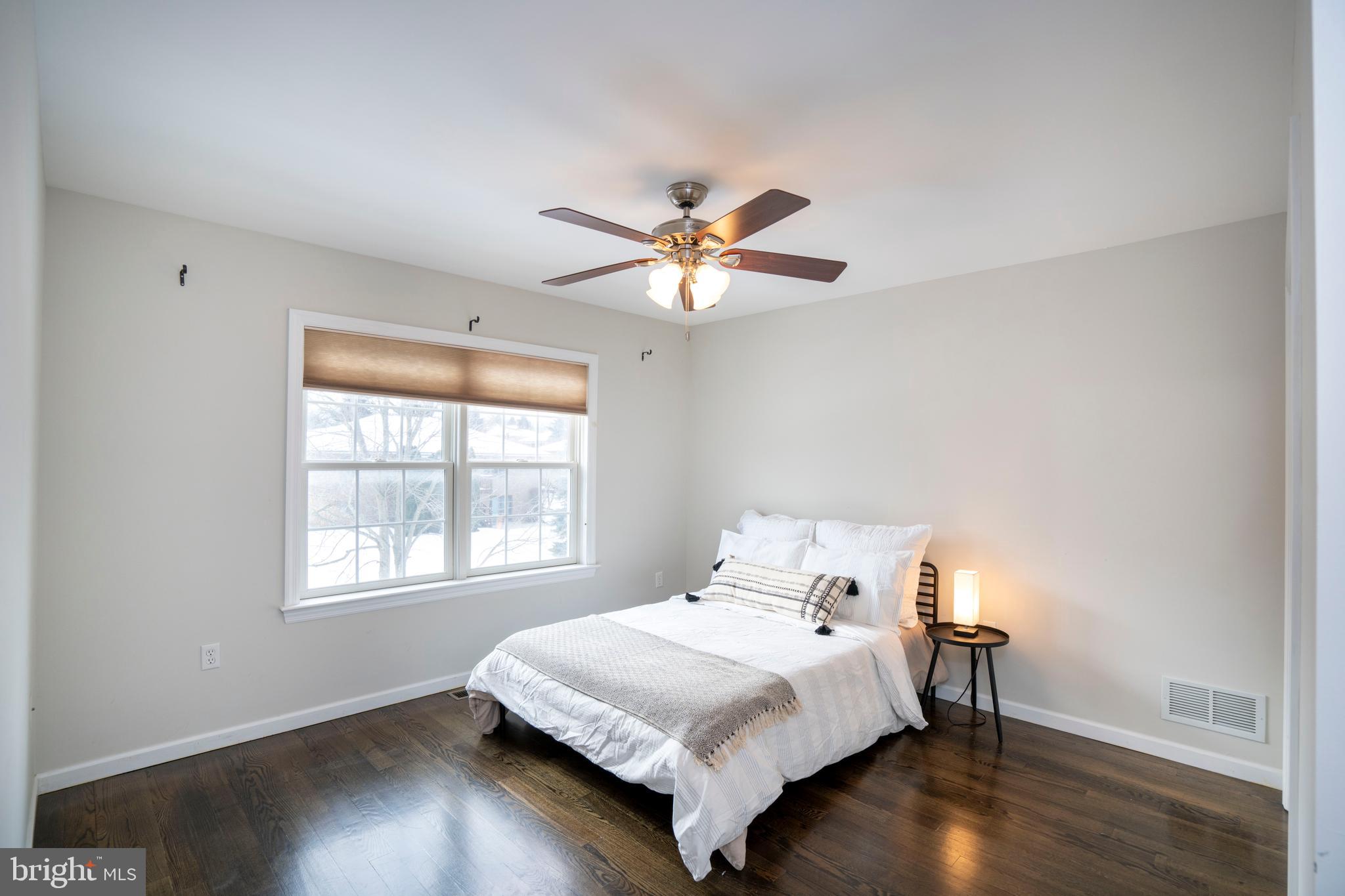 OAK POINTE - Residential