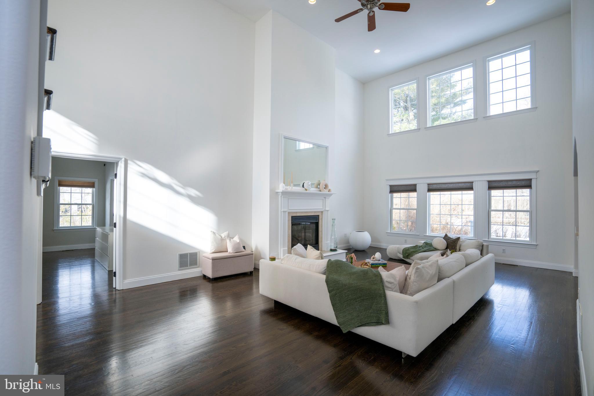 OAK POINTE - Residential