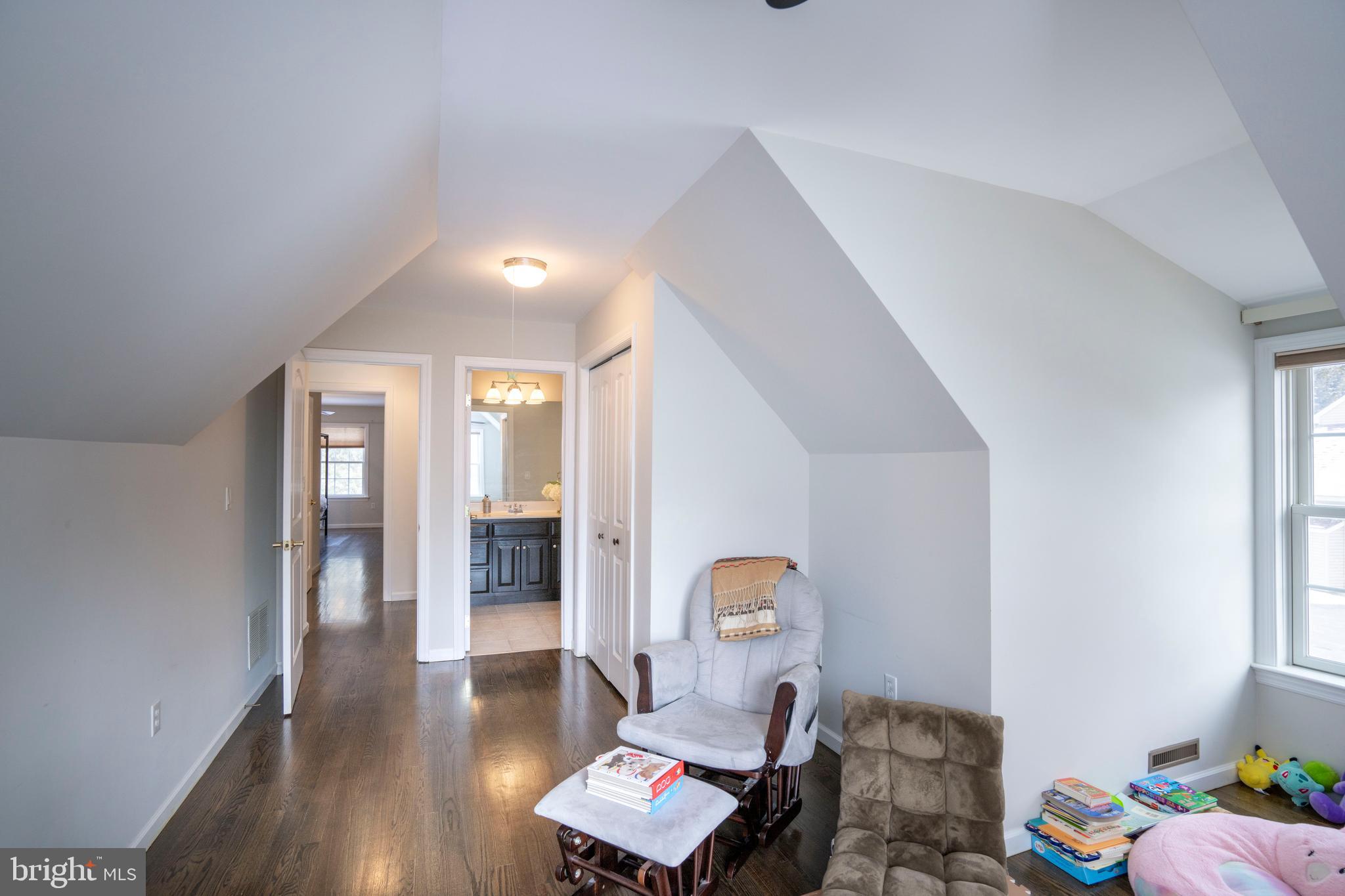 OAK POINTE - Residential