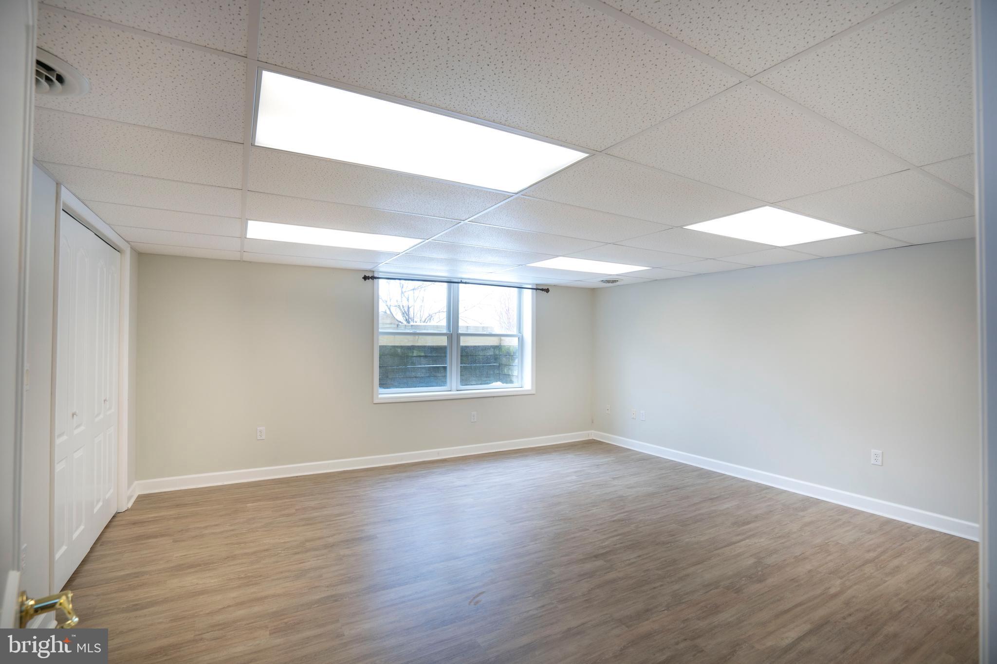 OAK POINTE - Residential