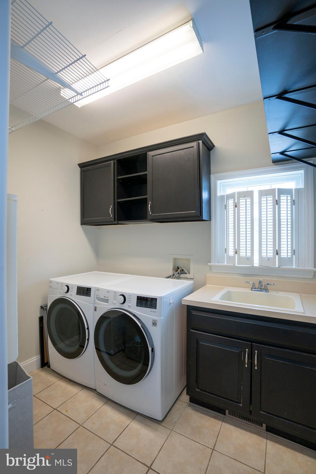 OAK POINTE - Residential