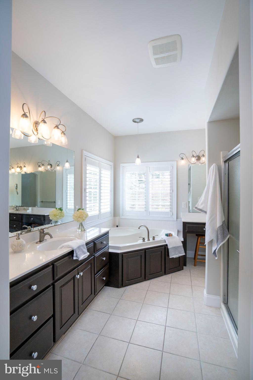 OAK POINTE - Residential