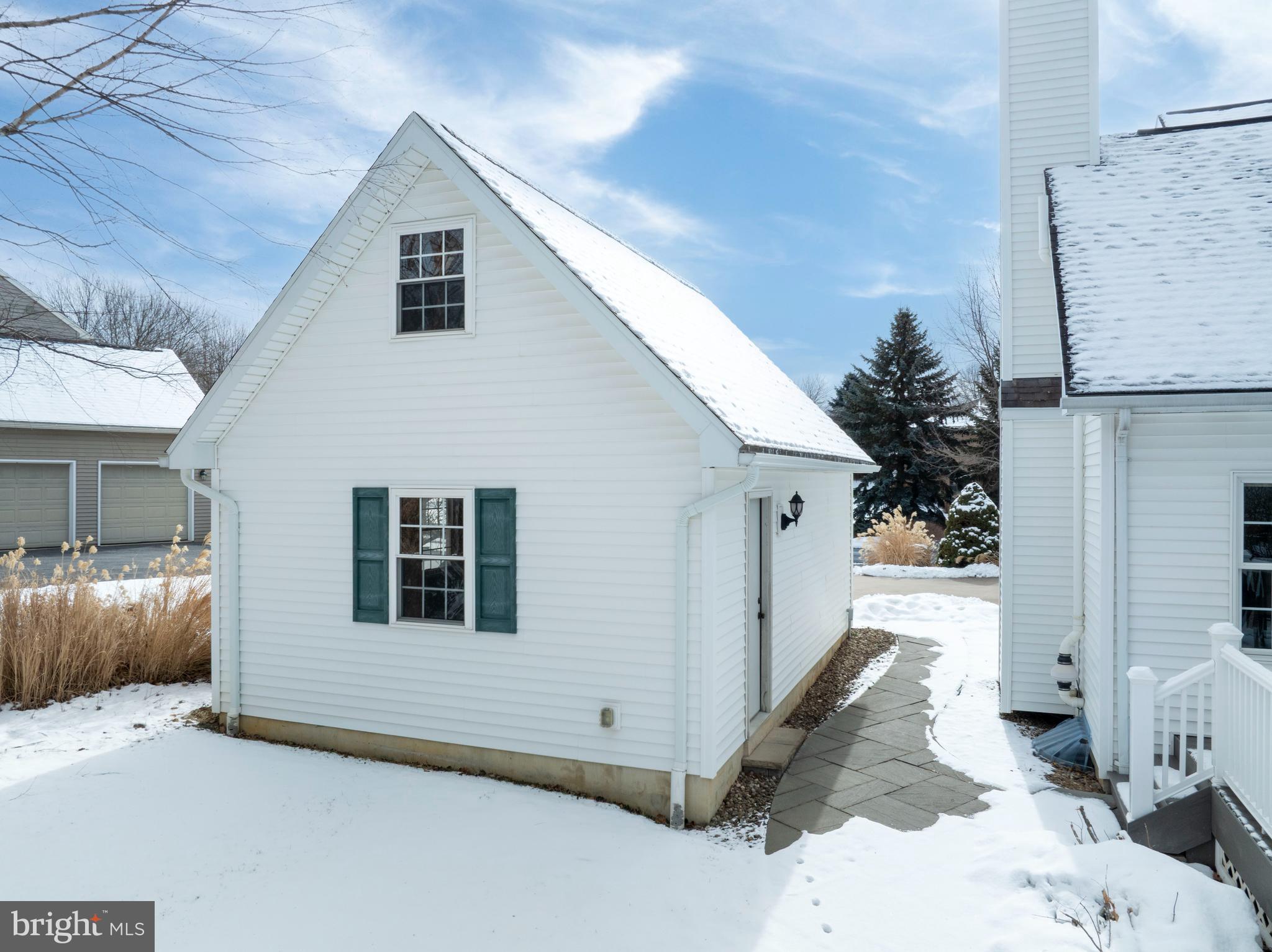 OAK POINTE - Residential