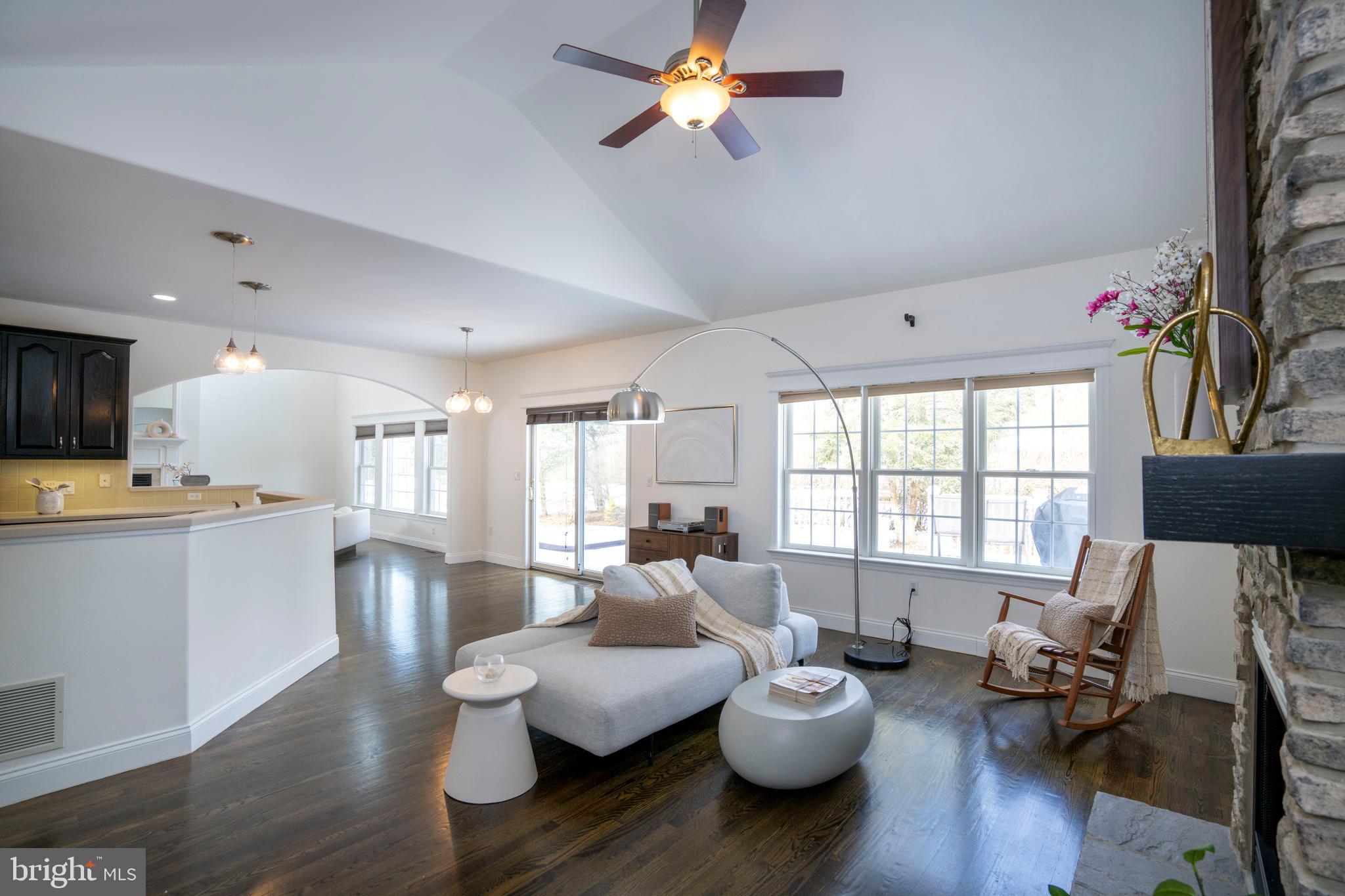 OAK POINTE - Residential