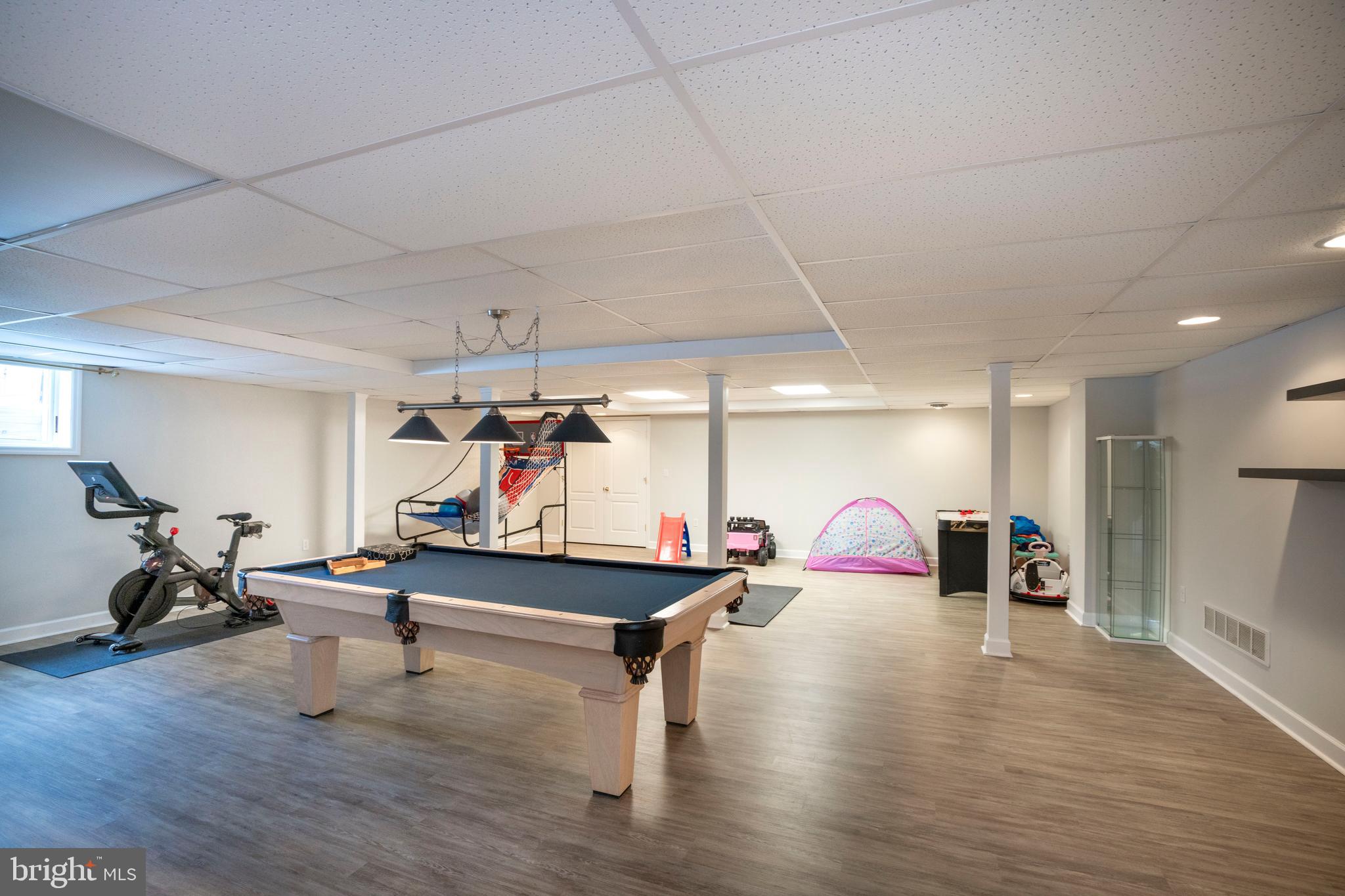 OAK POINTE - Residential