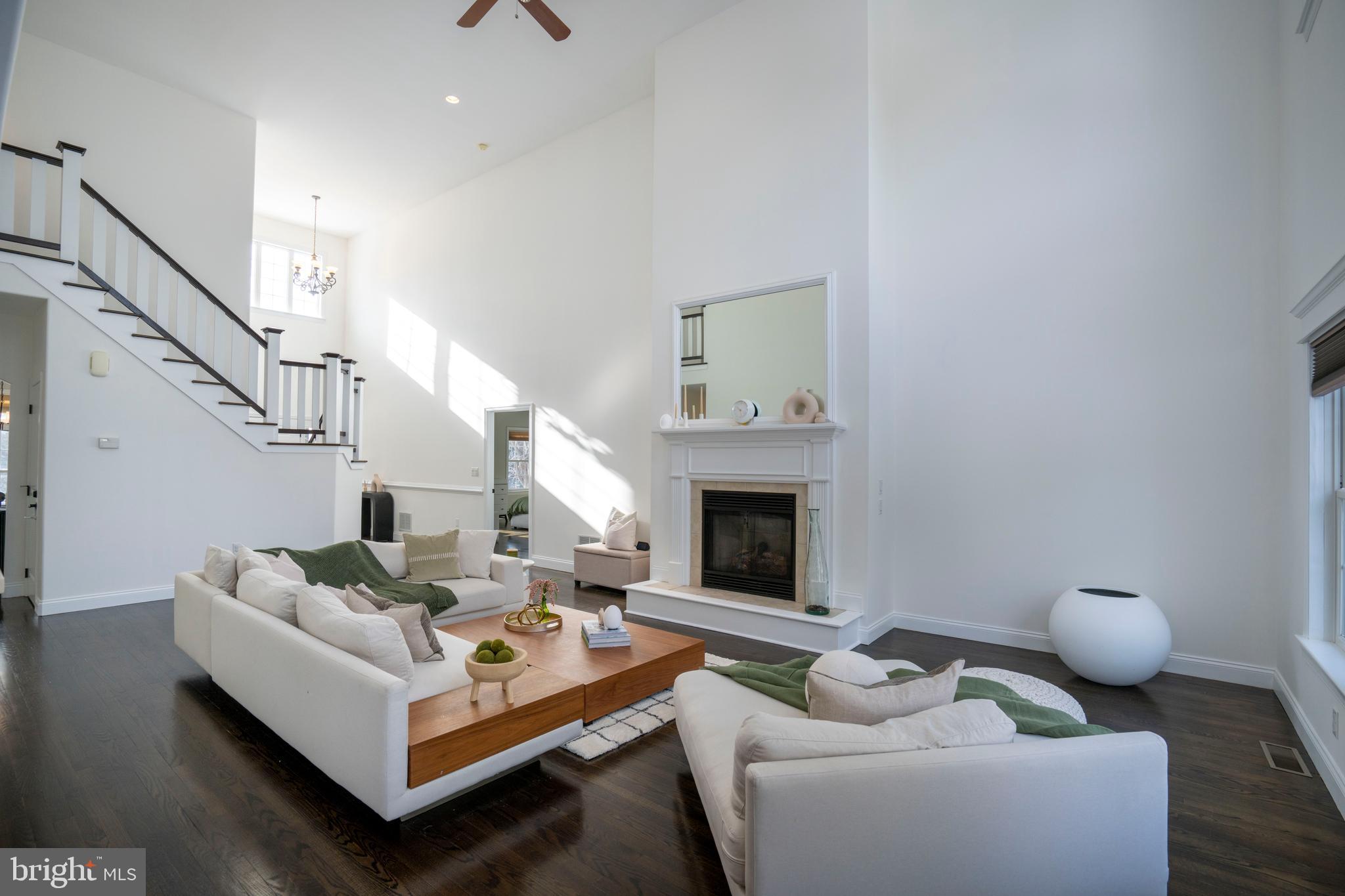 OAK POINTE - Residential