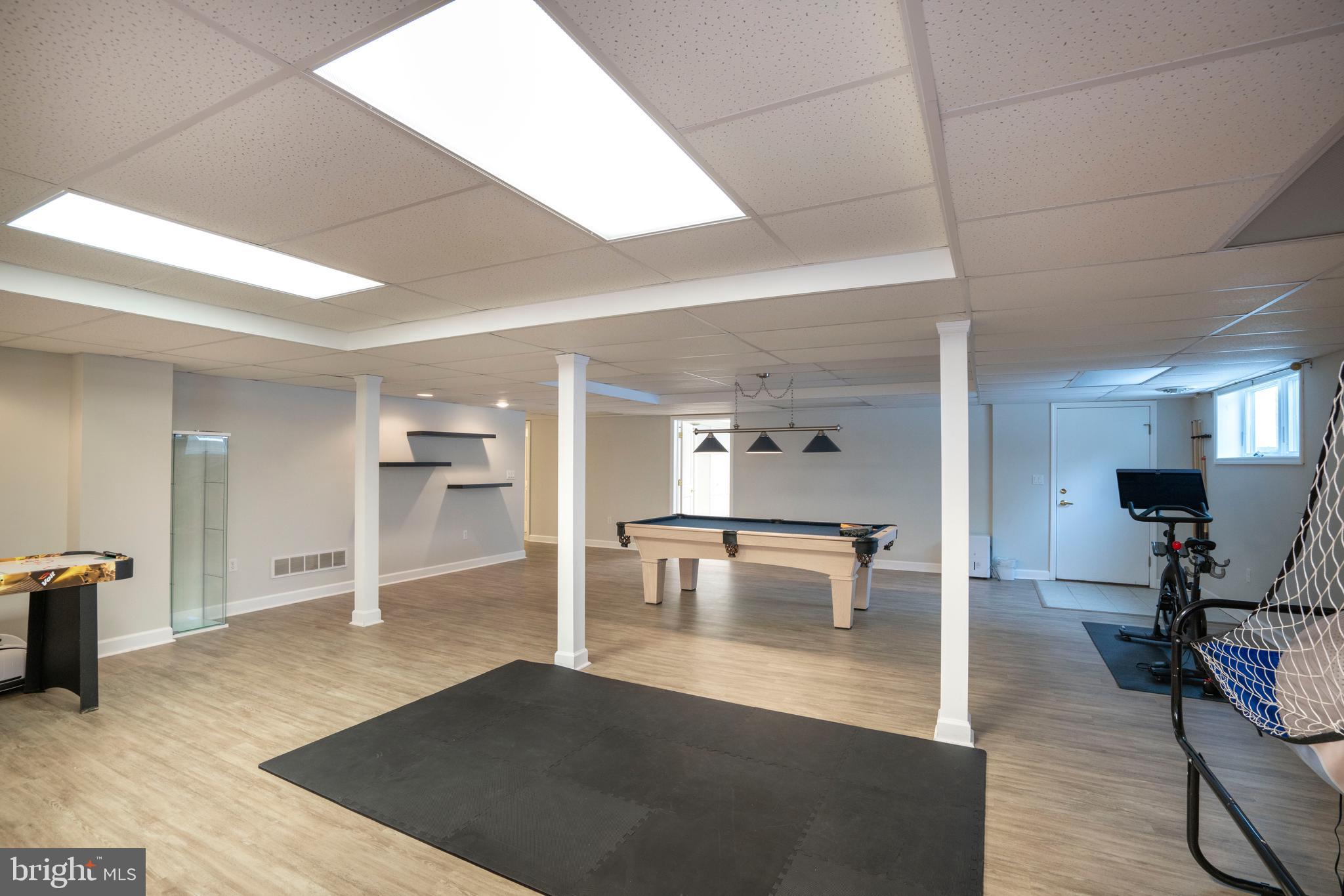 OAK POINTE - Residential