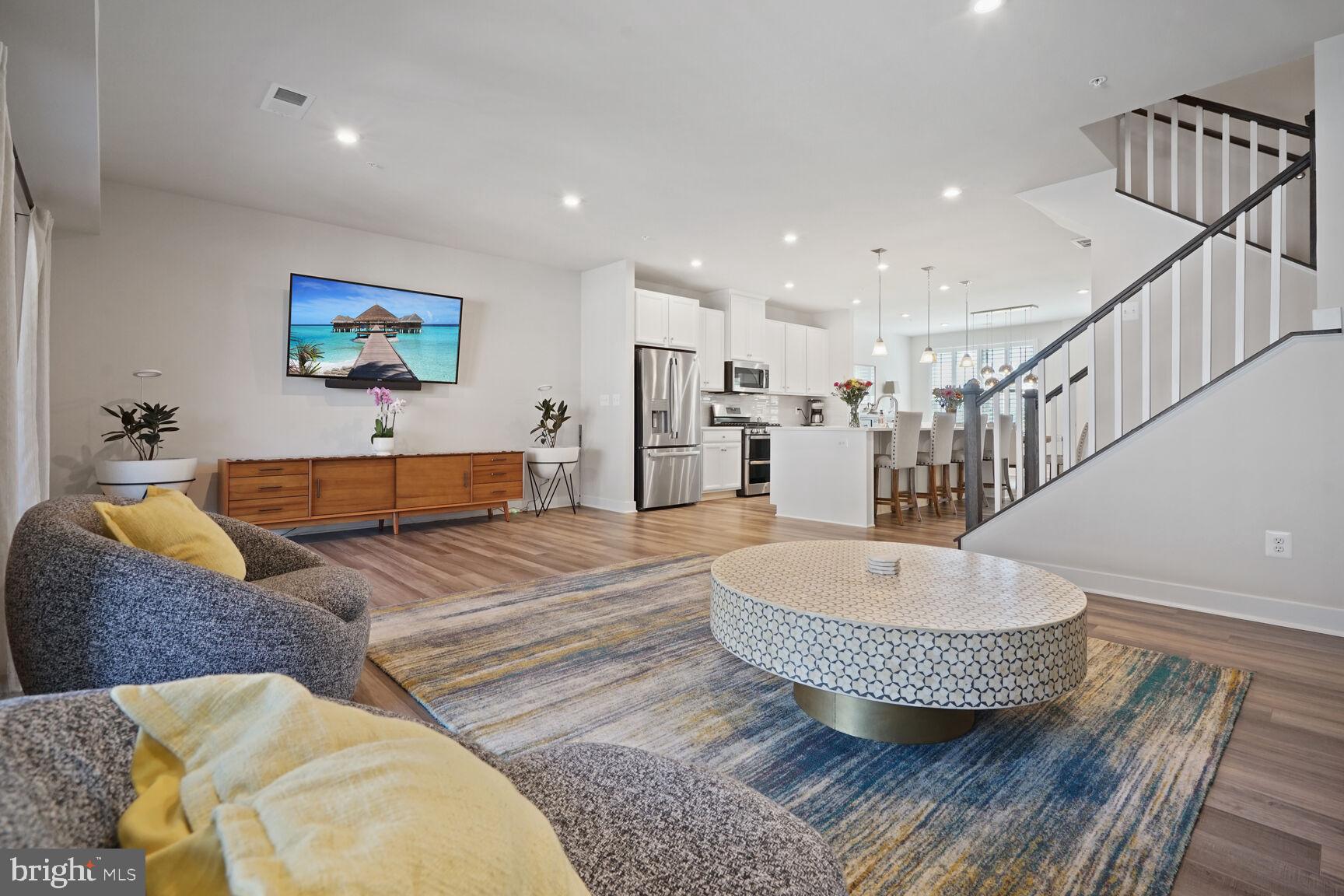 ARCOLA TOWN CENTER CONDO - Residential