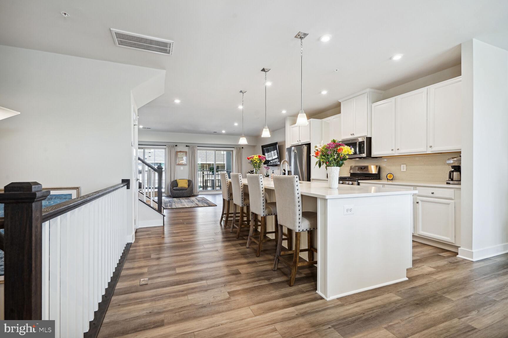 ARCOLA TOWN CENTER CONDO - Residential