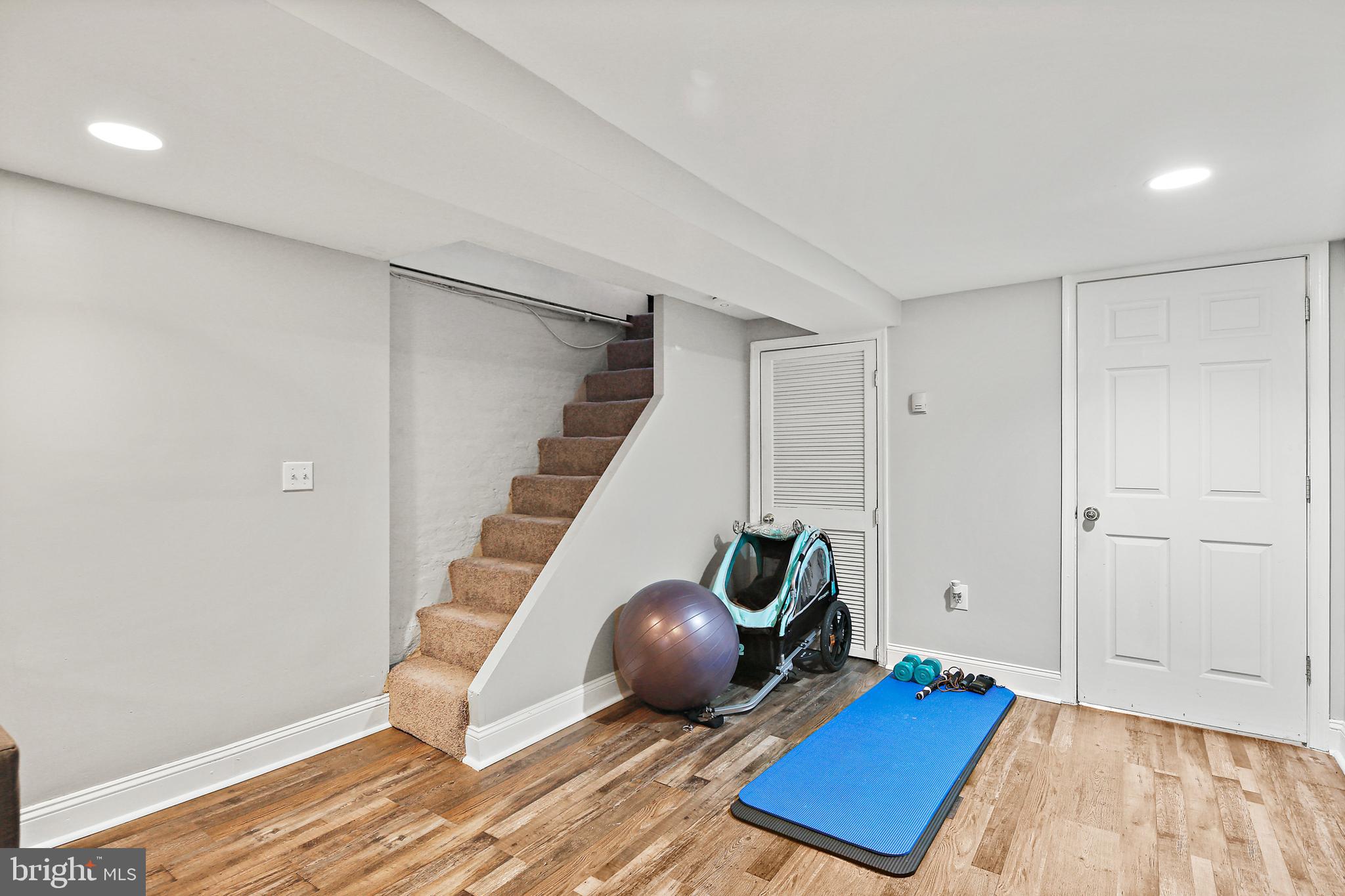 LOCUST POINT - Residential