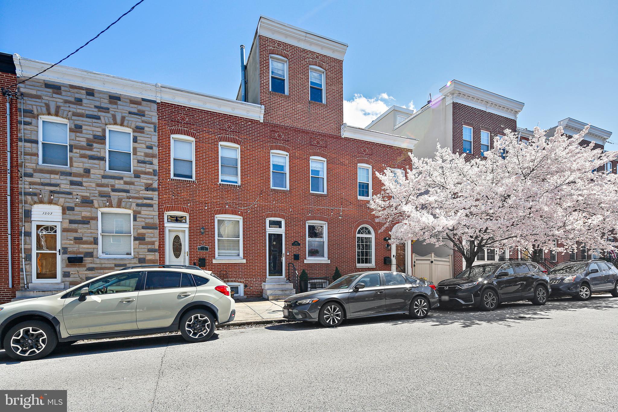 LOCUST POINT - Residential