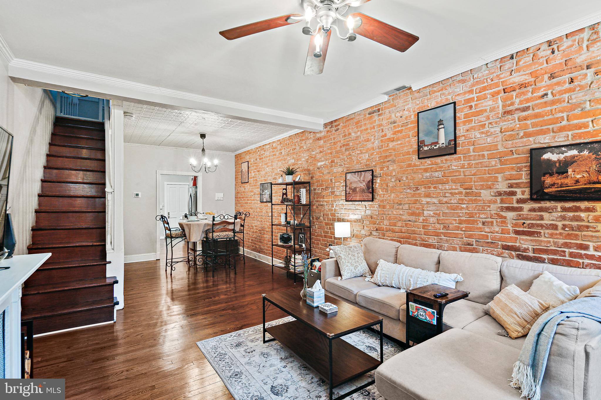 LOCUST POINT - Residential