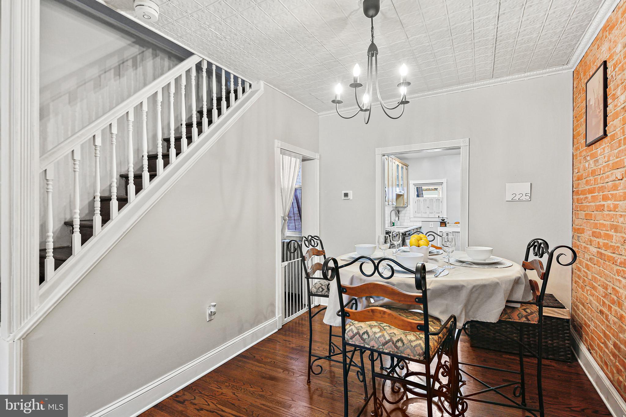 LOCUST POINT - Residential