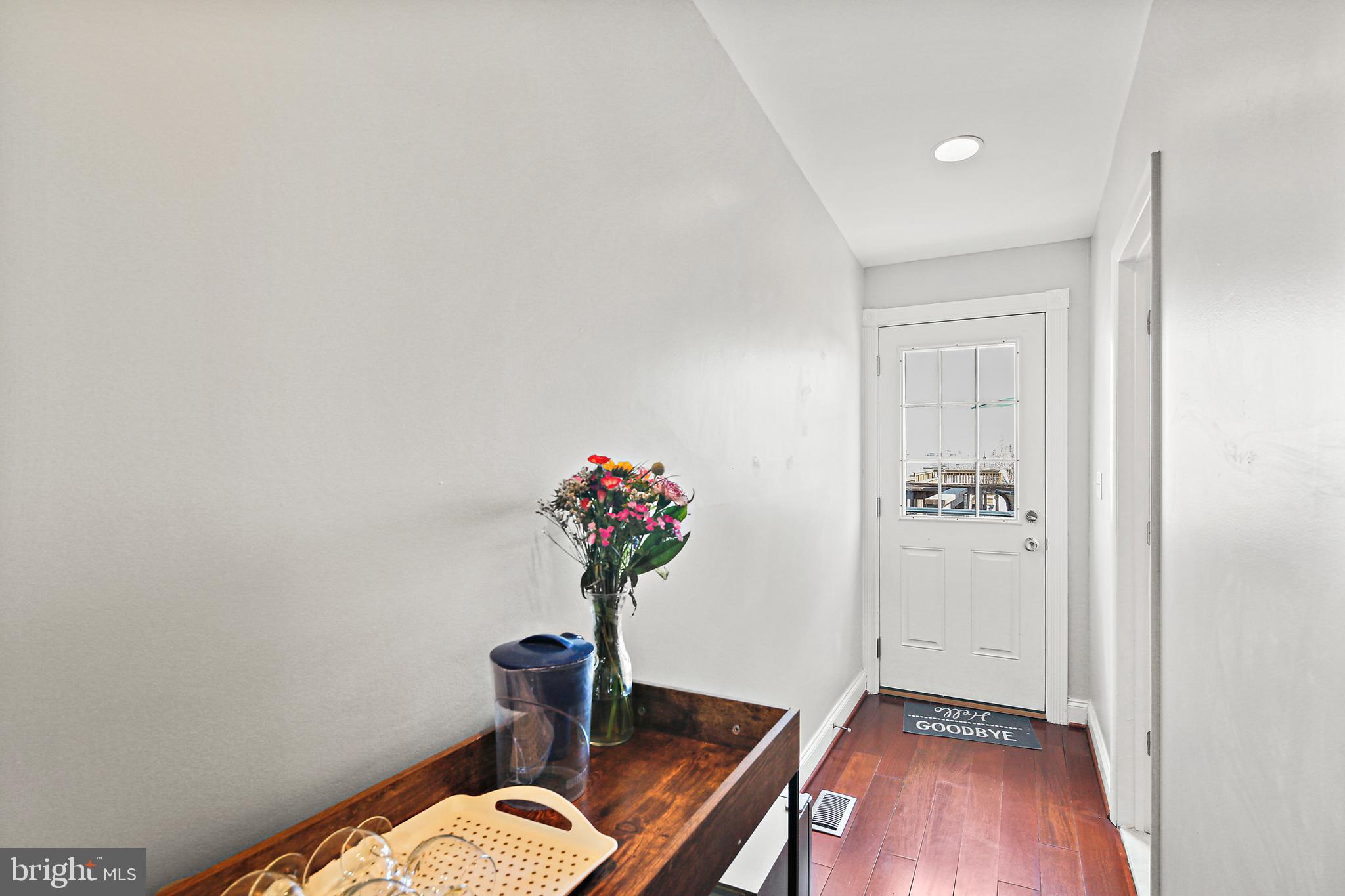 LOCUST POINT - Residential