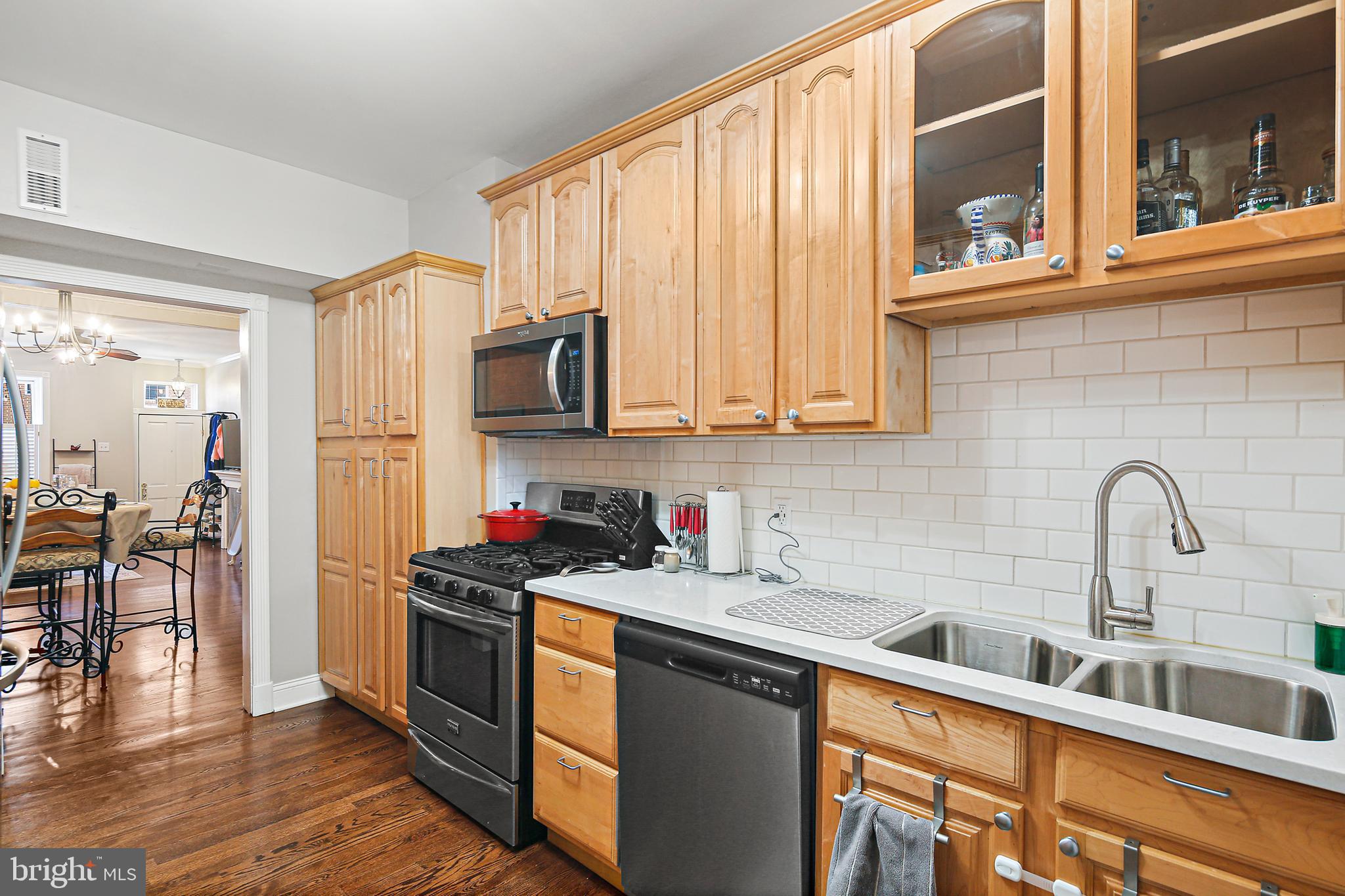 LOCUST POINT - Residential