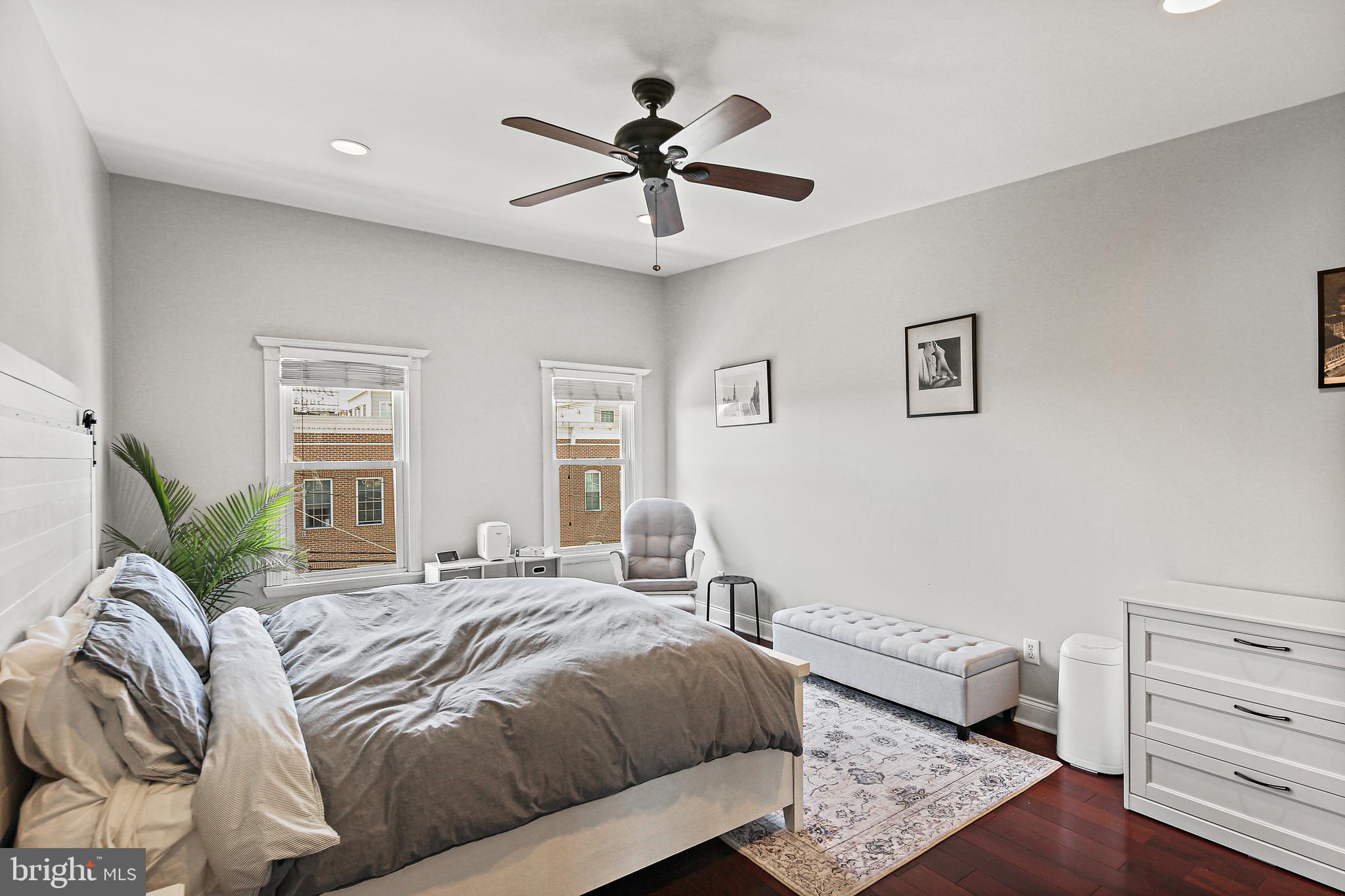 LOCUST POINT - Residential