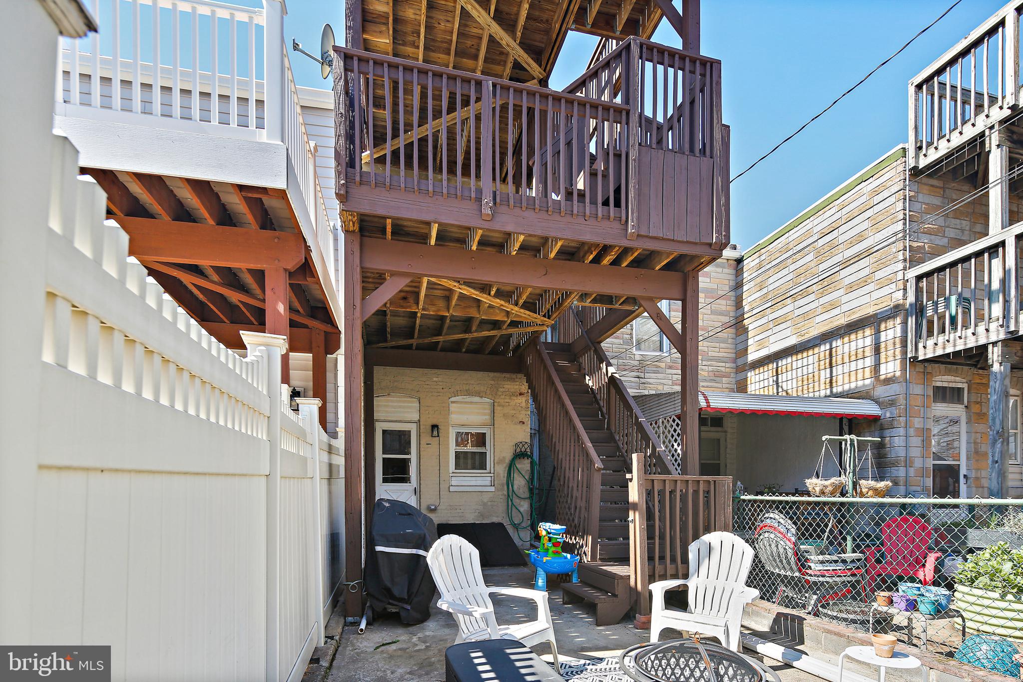 LOCUST POINT - Residential