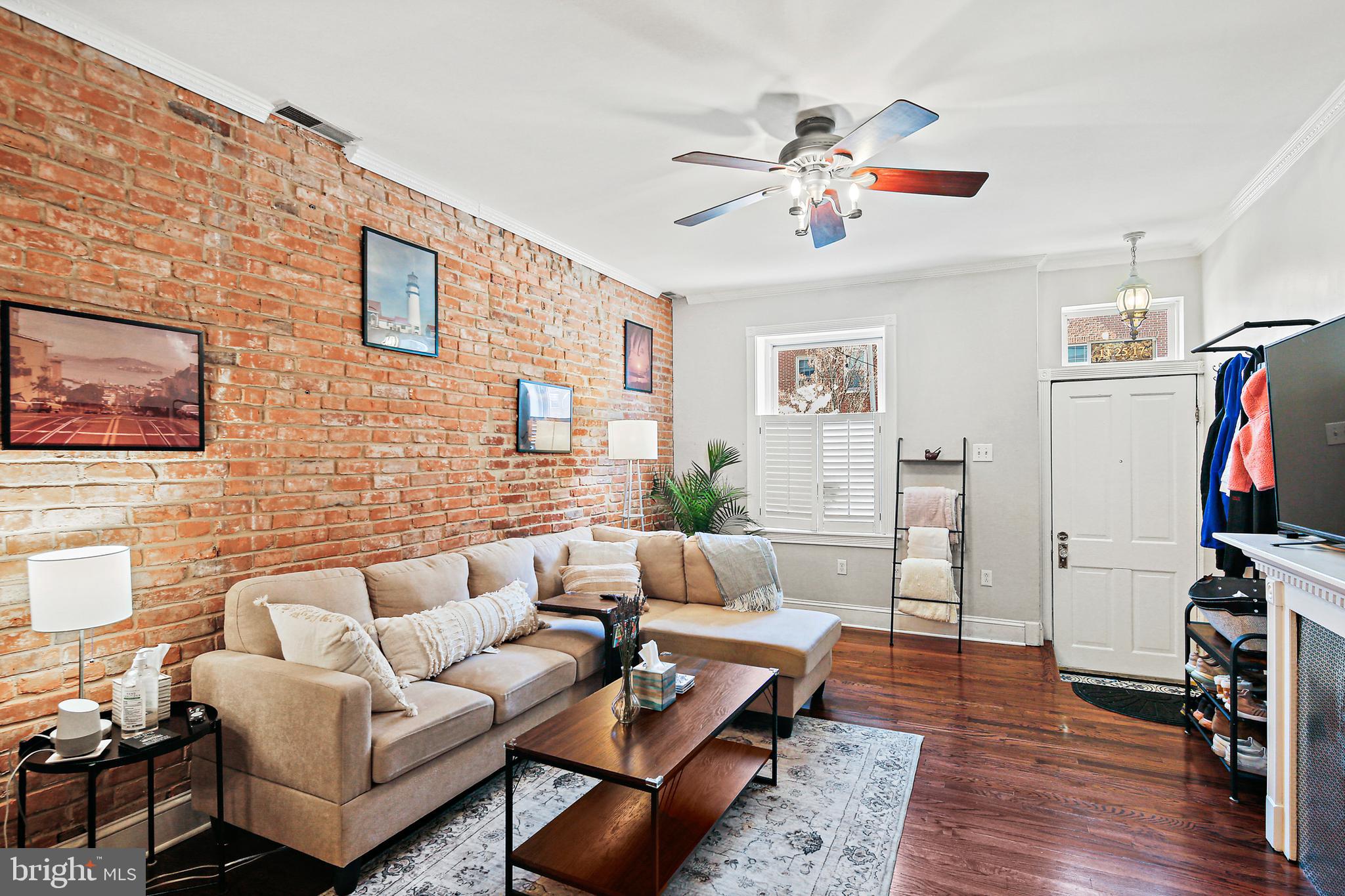 LOCUST POINT - Residential